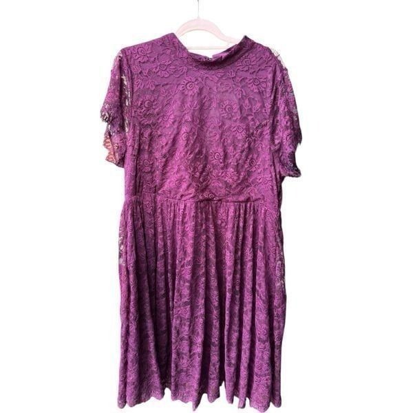 TORRID Women Skater Knee Length Dress Plus Purple Floral Lace Sz 20