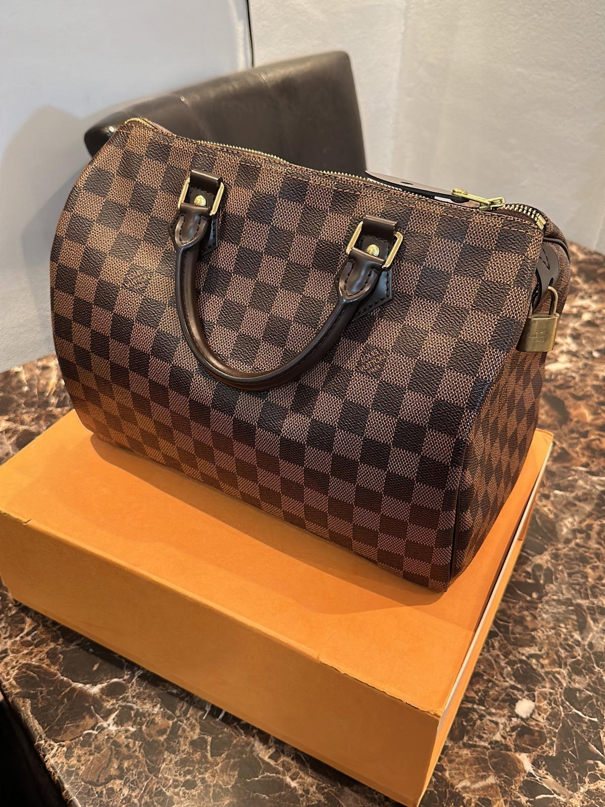 Louis Vuitton speedy 30