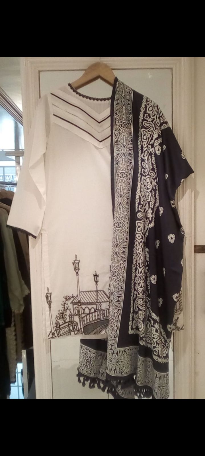 Agha noor kurti only