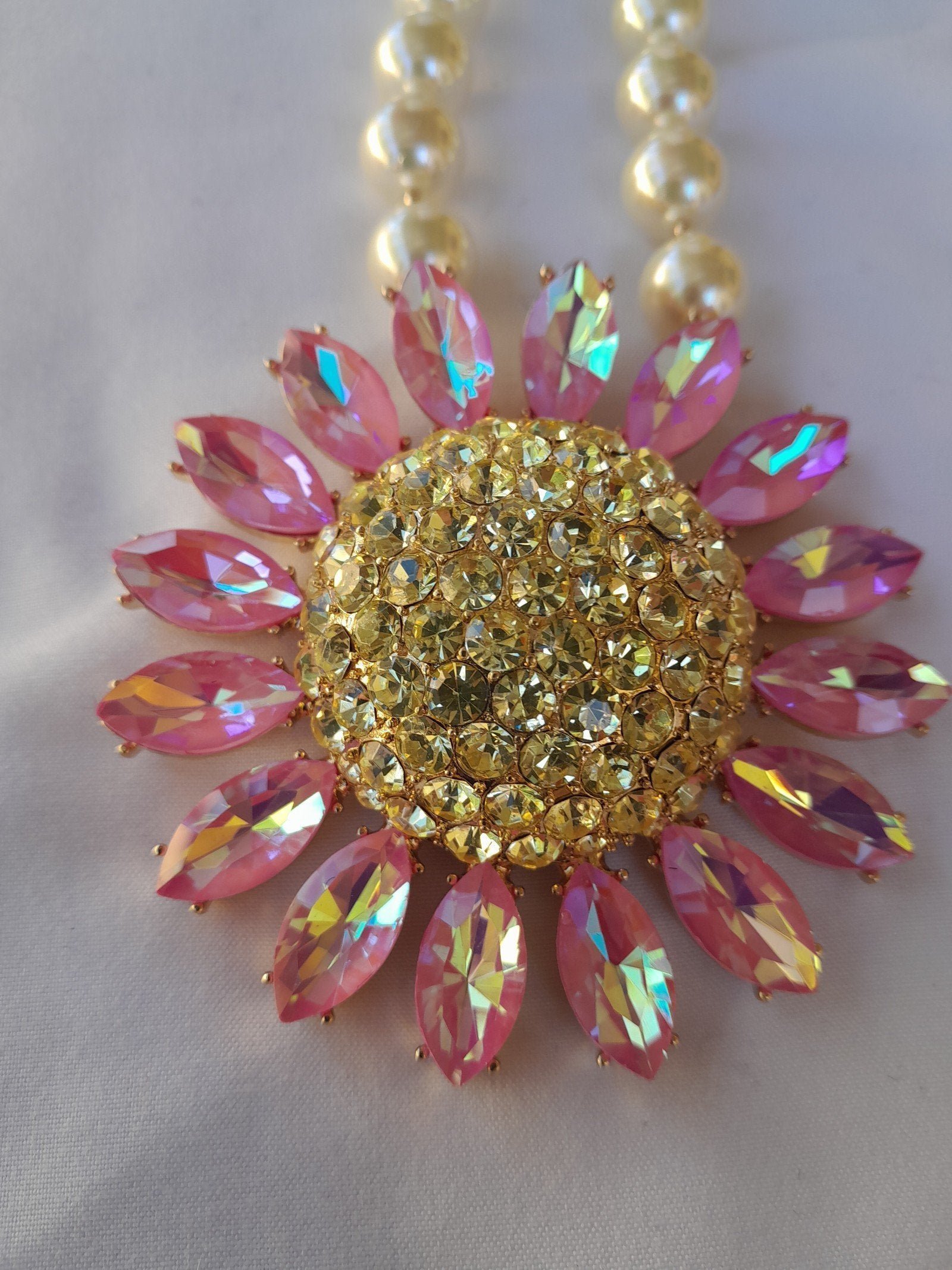 Betsey Johnson Large Pink Sunflower Necklace NWT