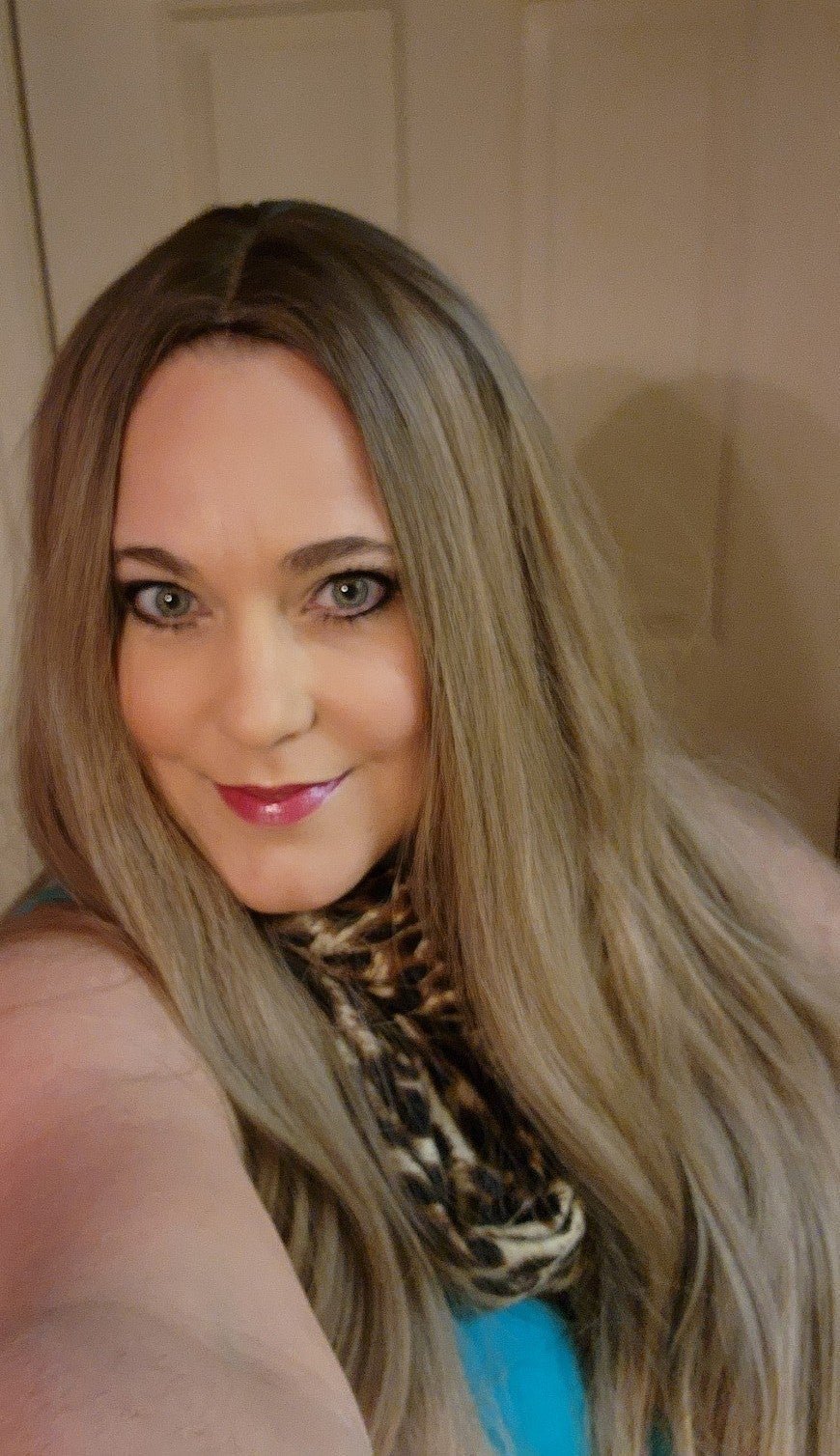 Long Wavy 30 Wig Blonde With Dark Roots