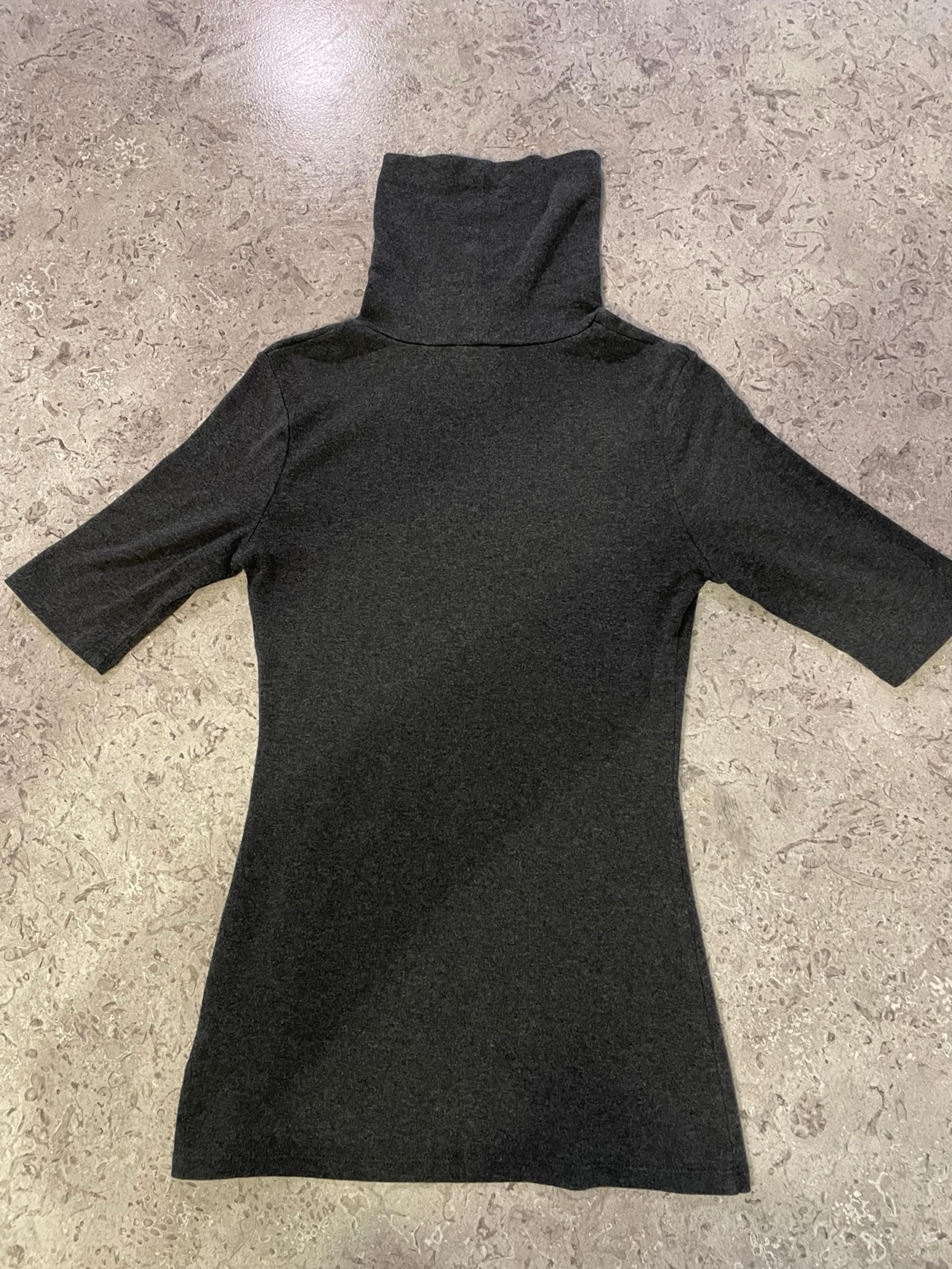 Women’s Half Sleeve Turtle Neck Size Medium