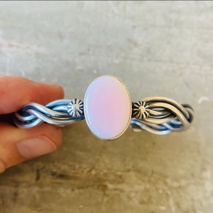 Navajo William Anderson Sterling Silver & Pink Conch Cuff