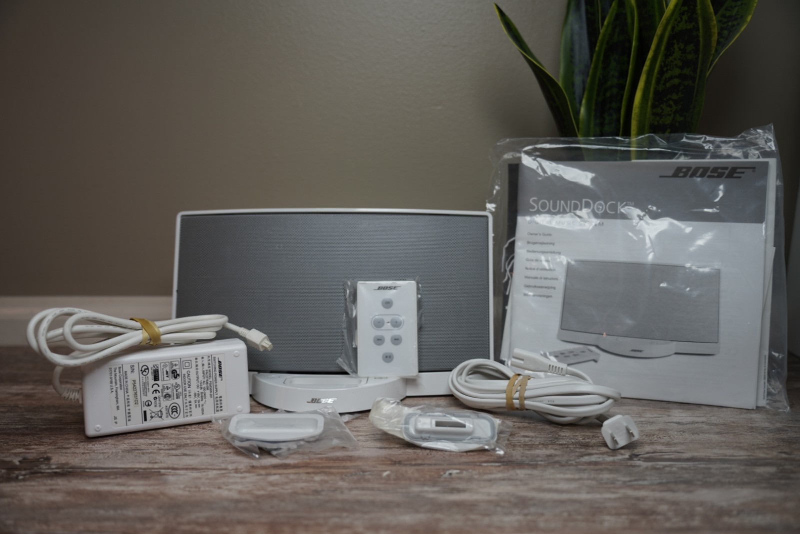 Bose Sounddock (Series I) with Remote, Power Supply, Travel Case, & Original Box