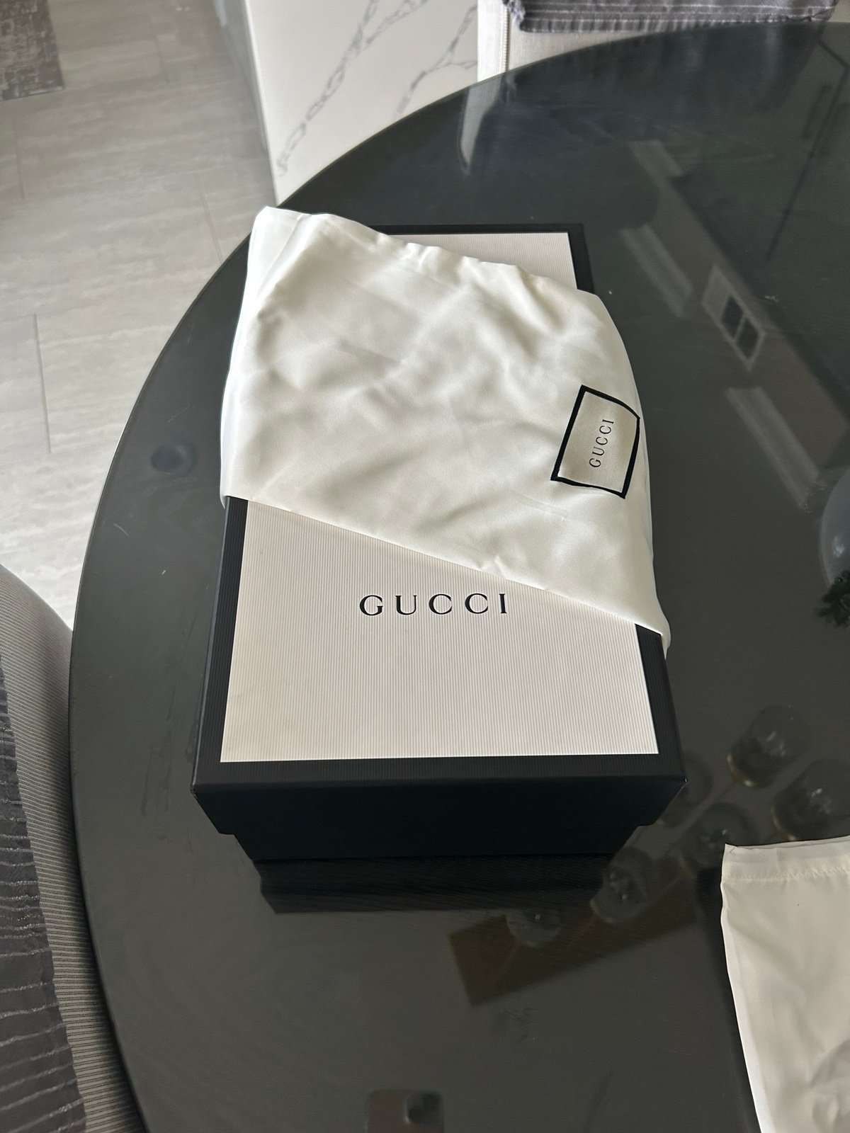Gucci storage box with silk dust bag