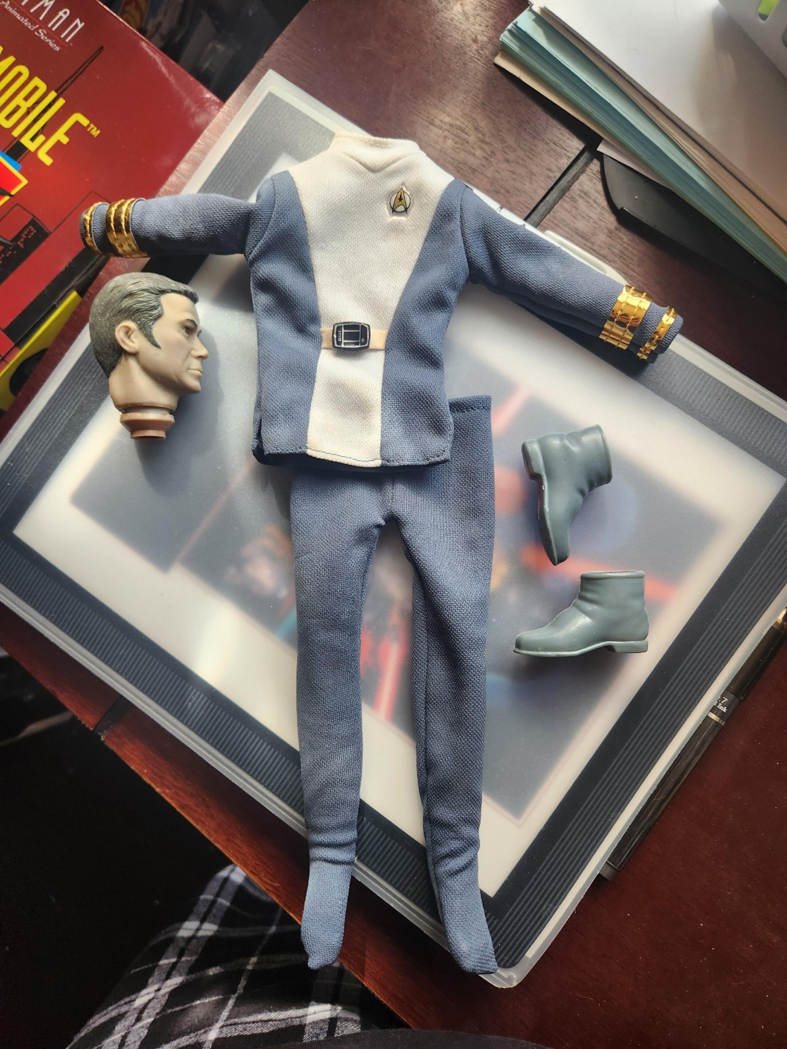 Vintage star trek Captia.Kirk head and outfit 1978