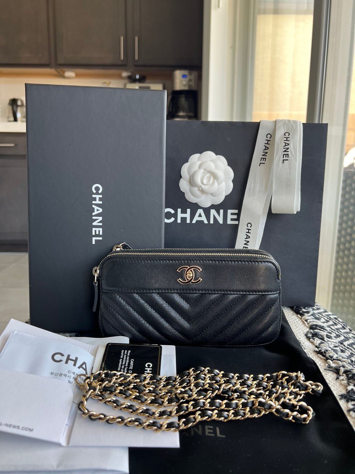 CHANEL MADMOISELLE VINTAGE CHEVRON DOUBLE ZIP PHONE HOLDER/CROSSBODY BAG