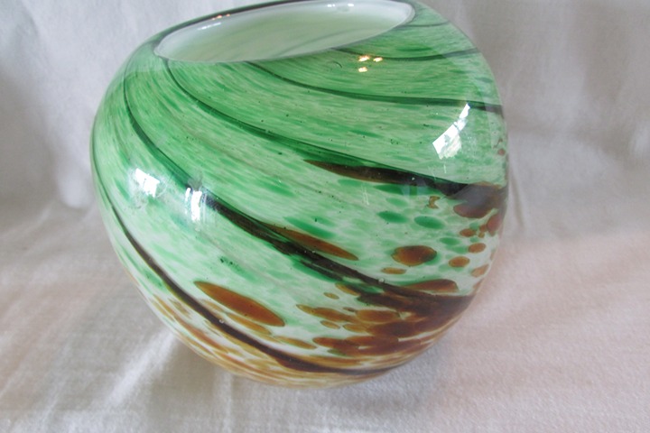 VINTAGE SPHEER HAND BLOWN SWIRL ART GLASS VASE