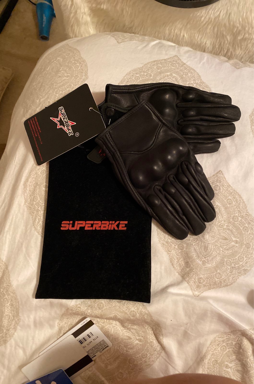 Motorcycle gloves