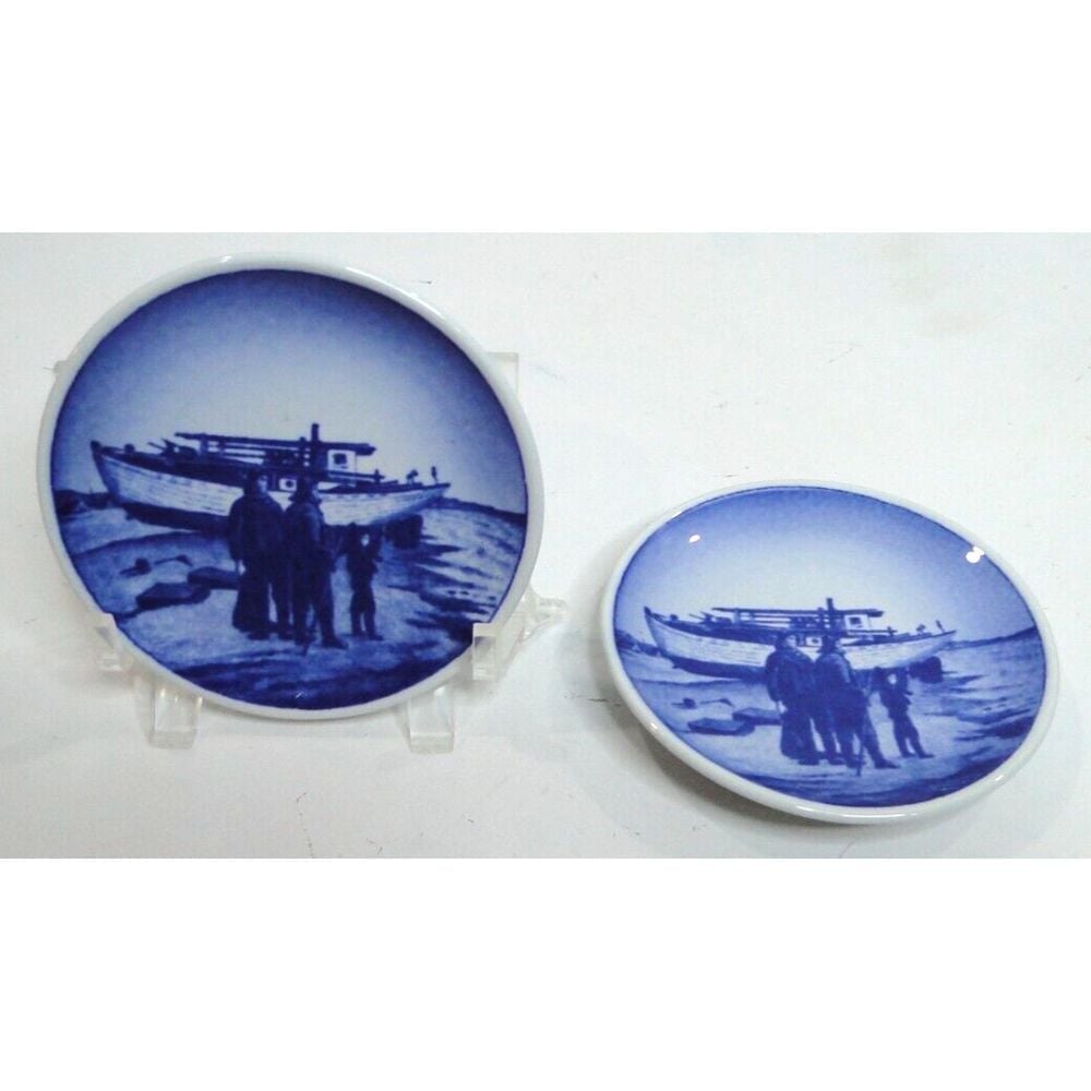 2 Royal Copenhagen 2010 Plaquette No 77 Butter Pats