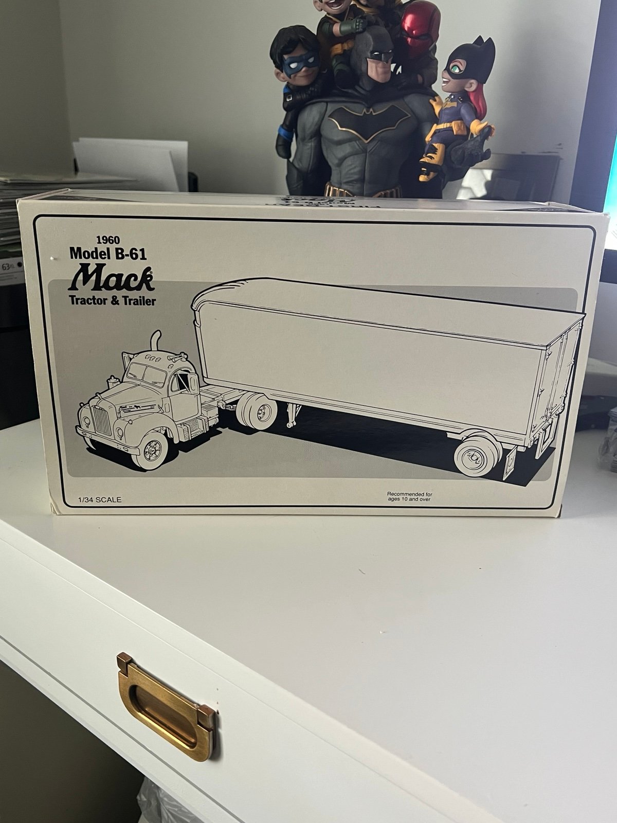 MACK TRACTOR & TRAILER 1960 MODEL B-61 1/34 SCALE Road Star Fruehauf