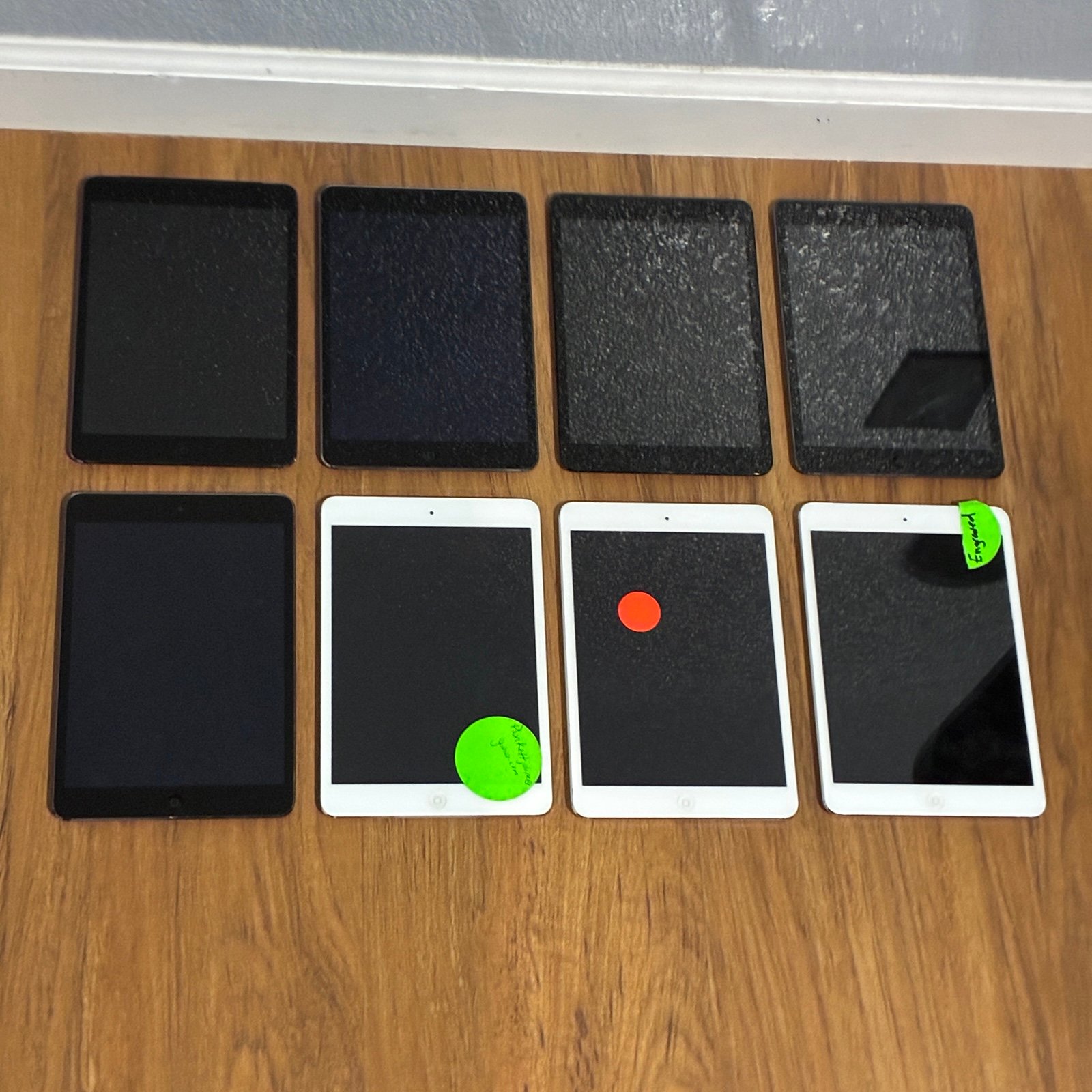 Lot of 8 iPad mini’s for parts or repair only!