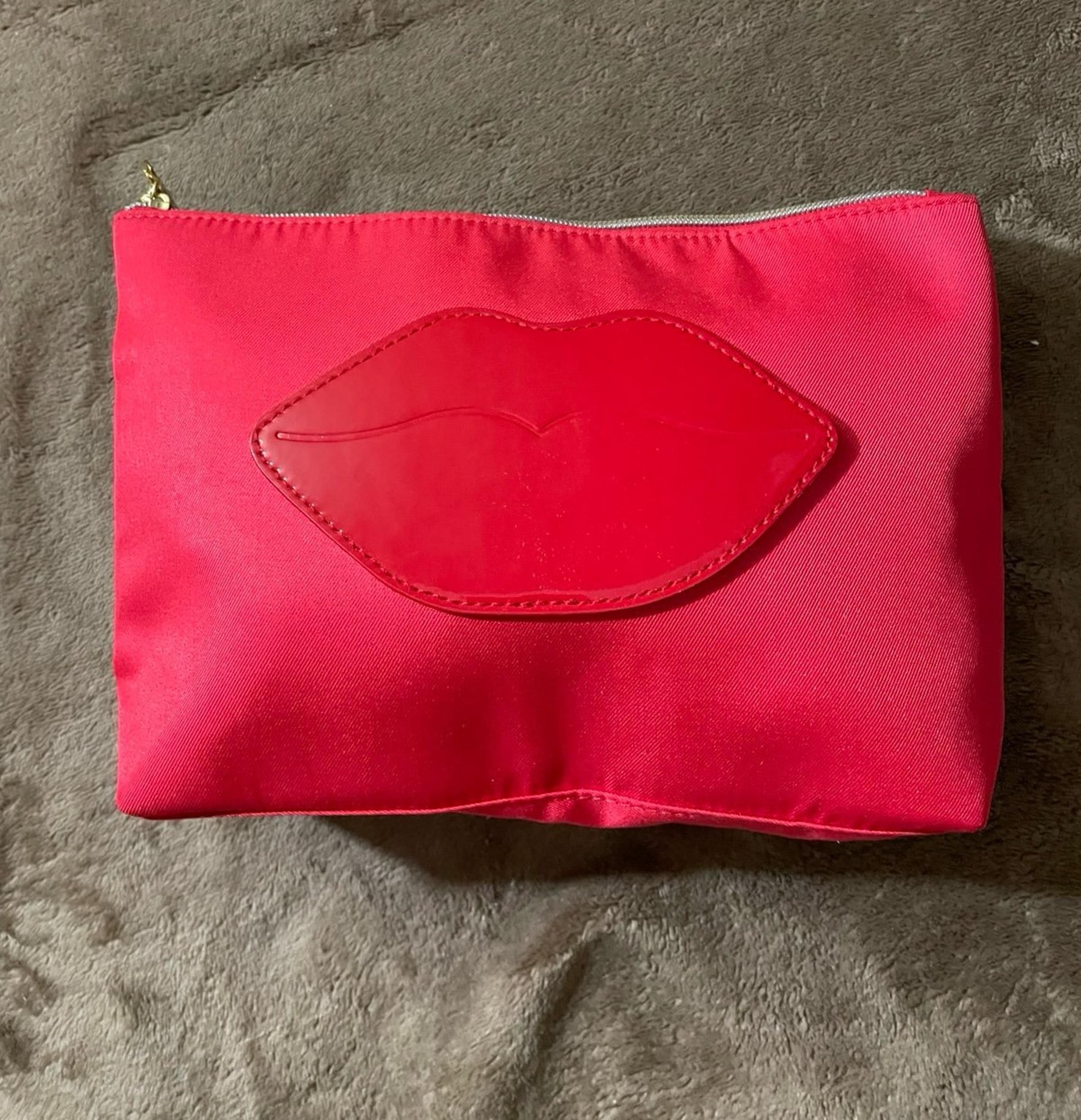 LANCÔME Red Lips Cosmetic Case New Condition makeup carry clutch case vanity