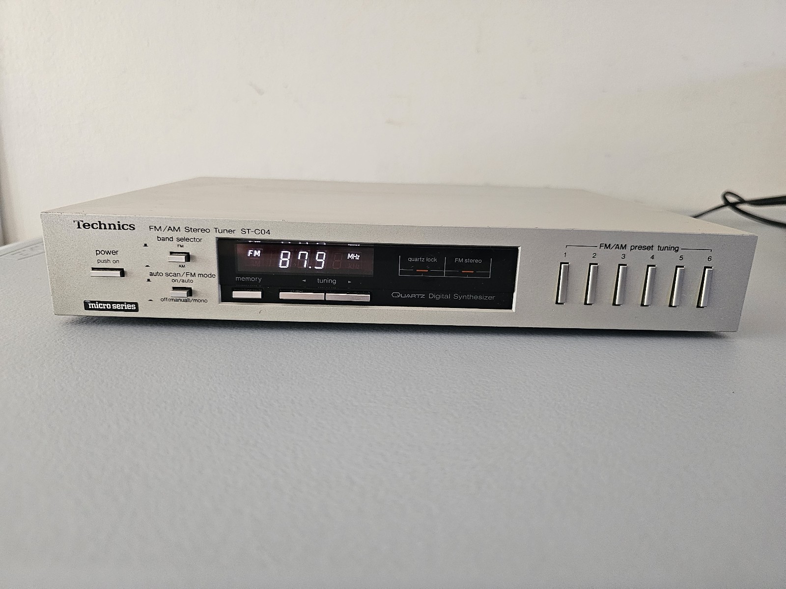 Vintage Technics FM/AM Micro Series Stereo Tuner Model ST-C04