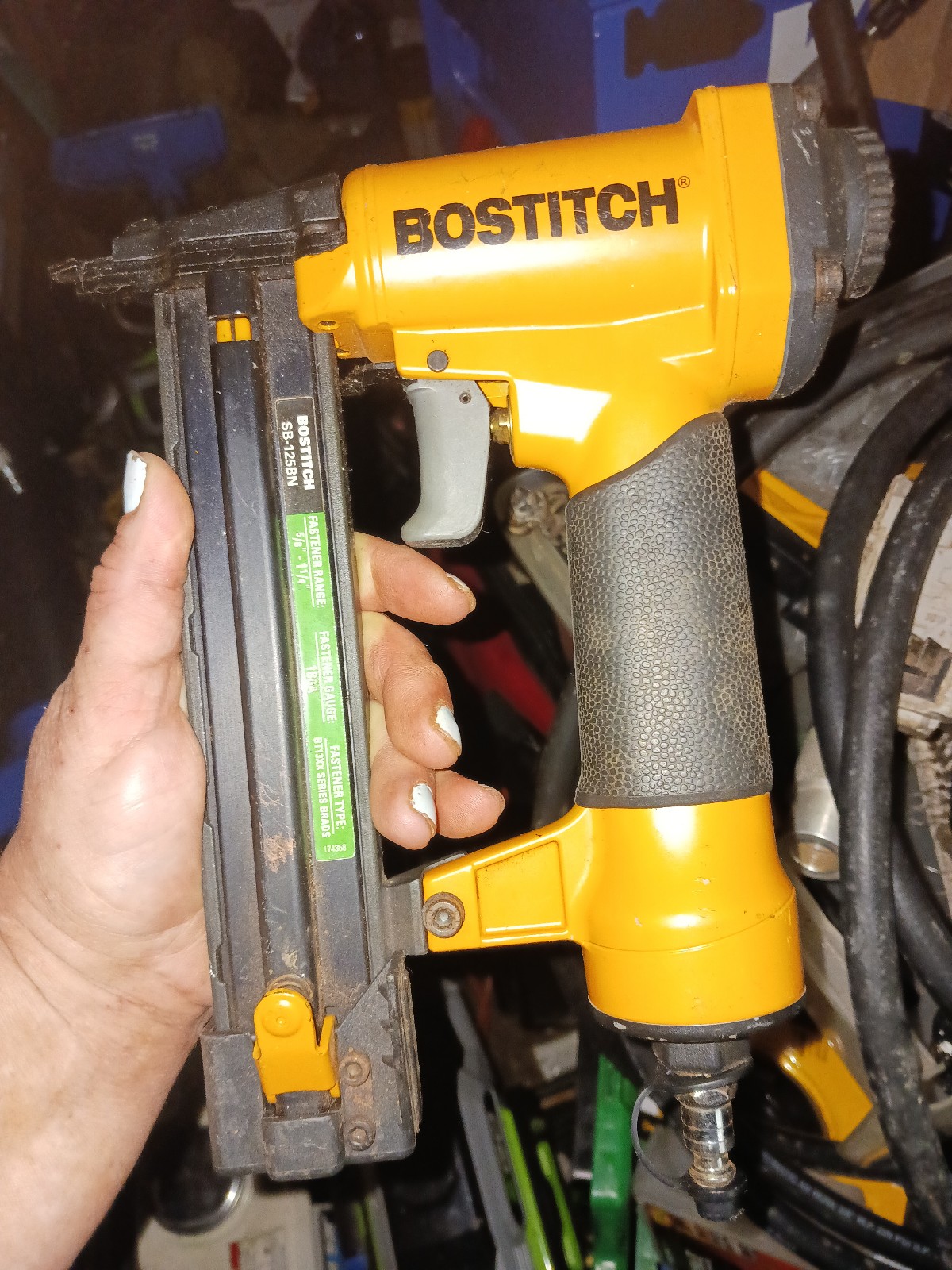 Bostit 18 ga nailer