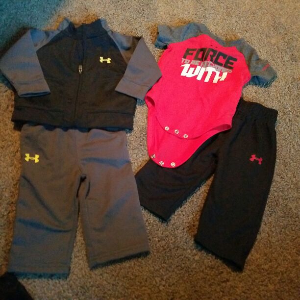 Under Armour like new 3/6 months