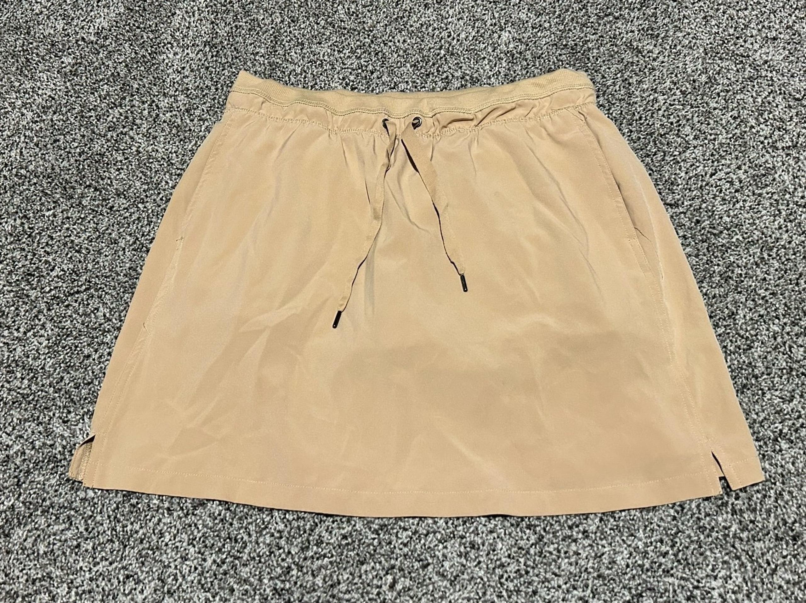 D49 Green Tea women’s size large athletic skirt skirt khaki