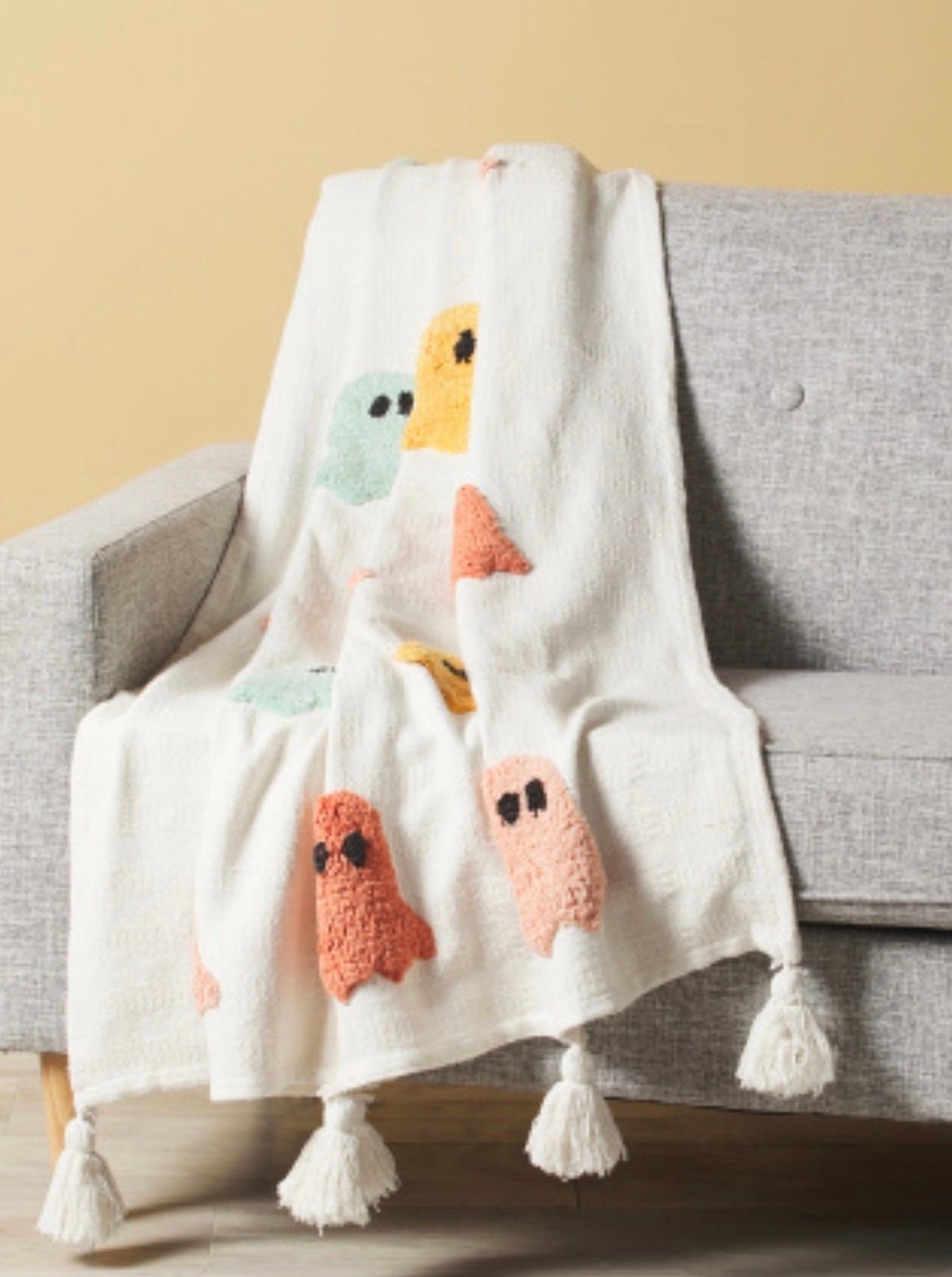 TikTok store Famous Rachel Zoe Pastel Ghosts Knit Halloween Throw Blanket 50x60”