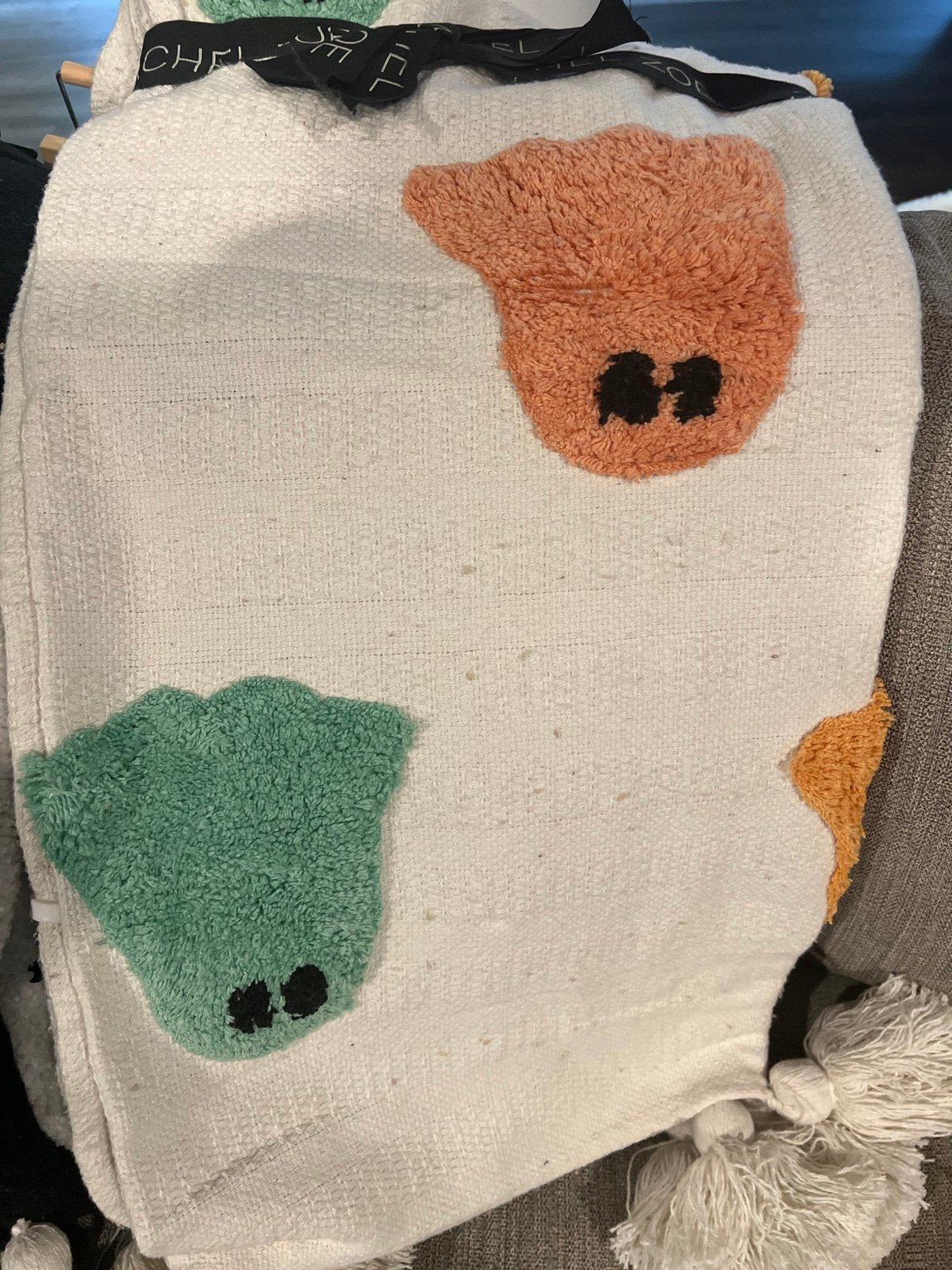 TikTok store Famous Rachel Zoe Pastel Ghosts Knit Halloween Throw Blanket 50x60”