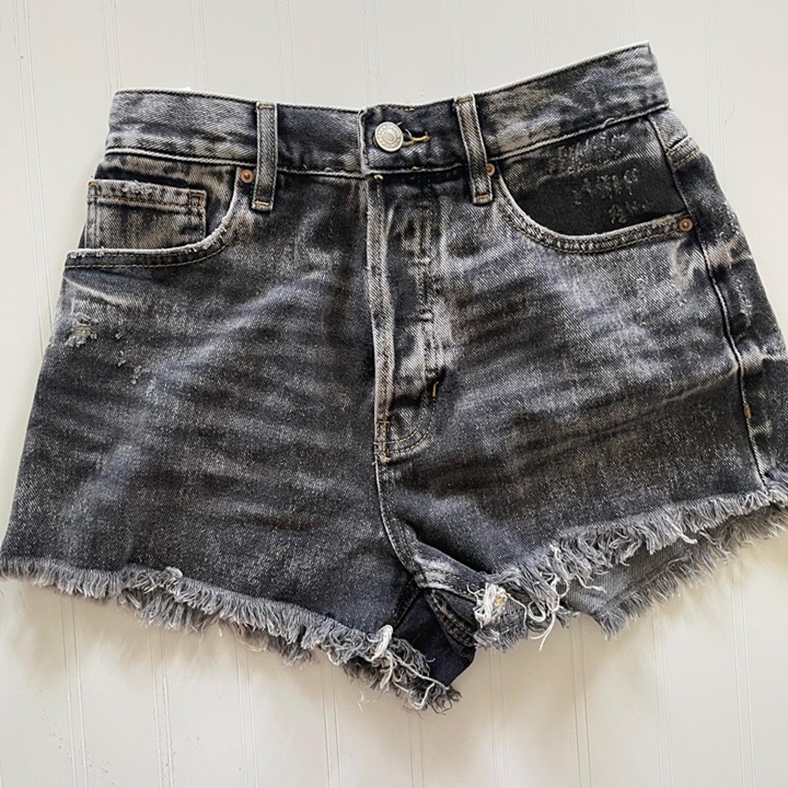 Pac Sun Women's 26 Vintage High Rise Black Button Fly Denim Jean Shorts A3