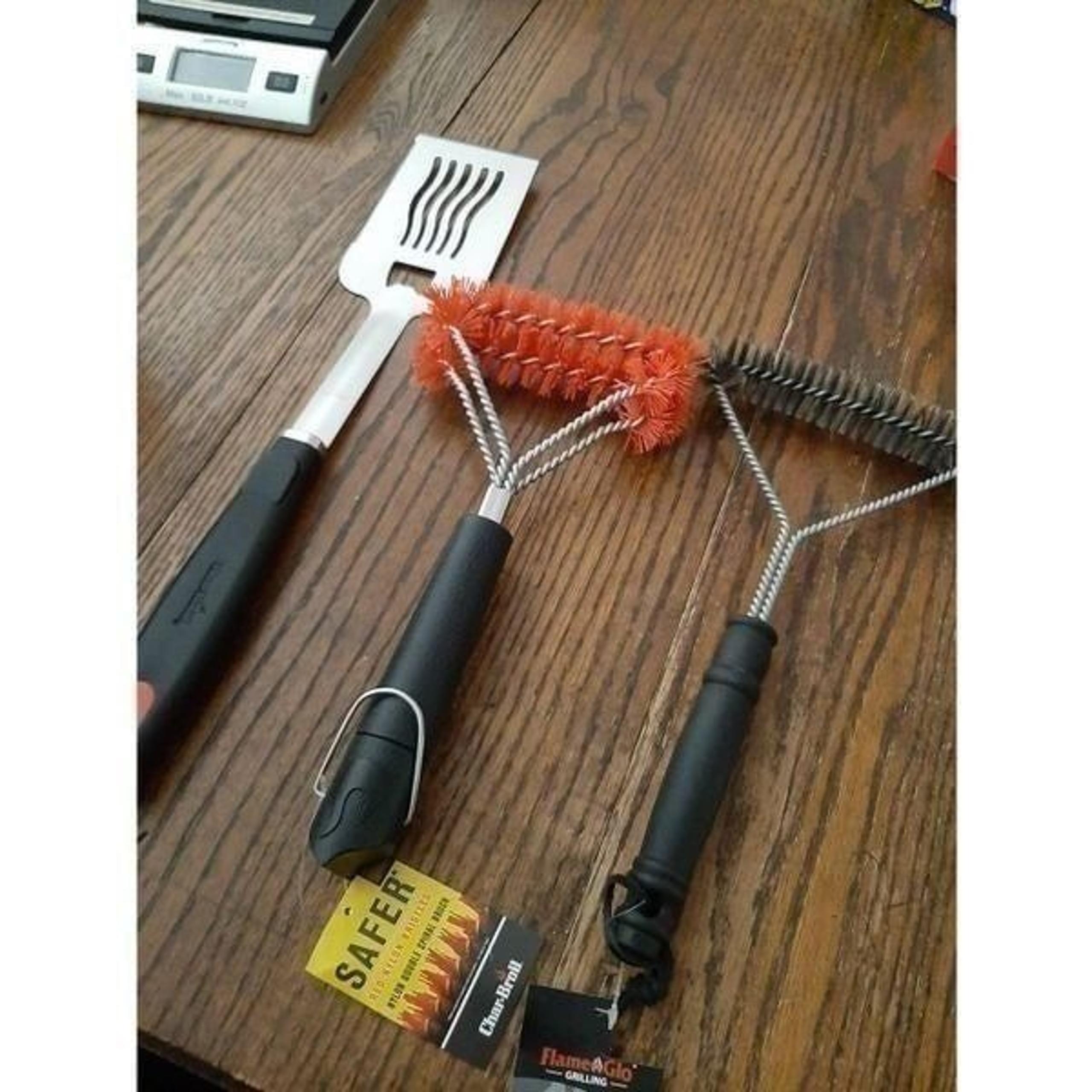 New Grilling BBQ Cooking Spatula and Grill Wire and Nylon Brushes  NWT