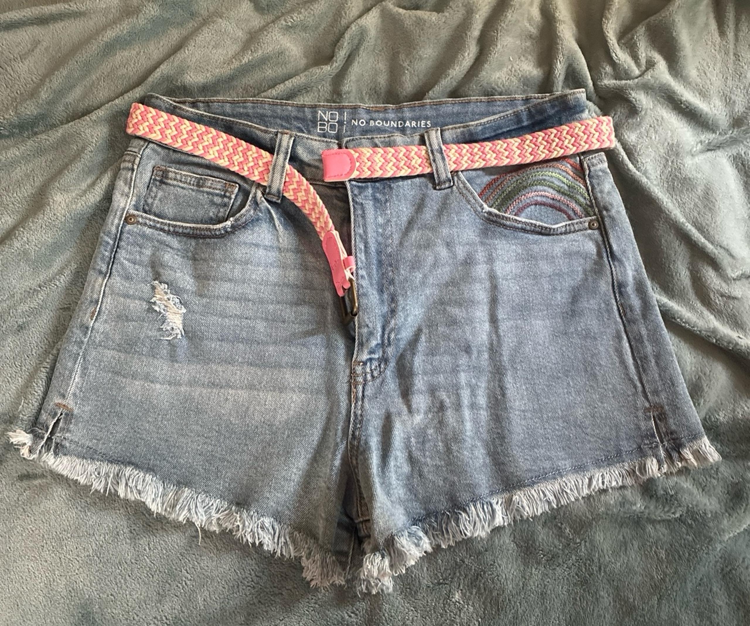 No boundaries women’s shorts