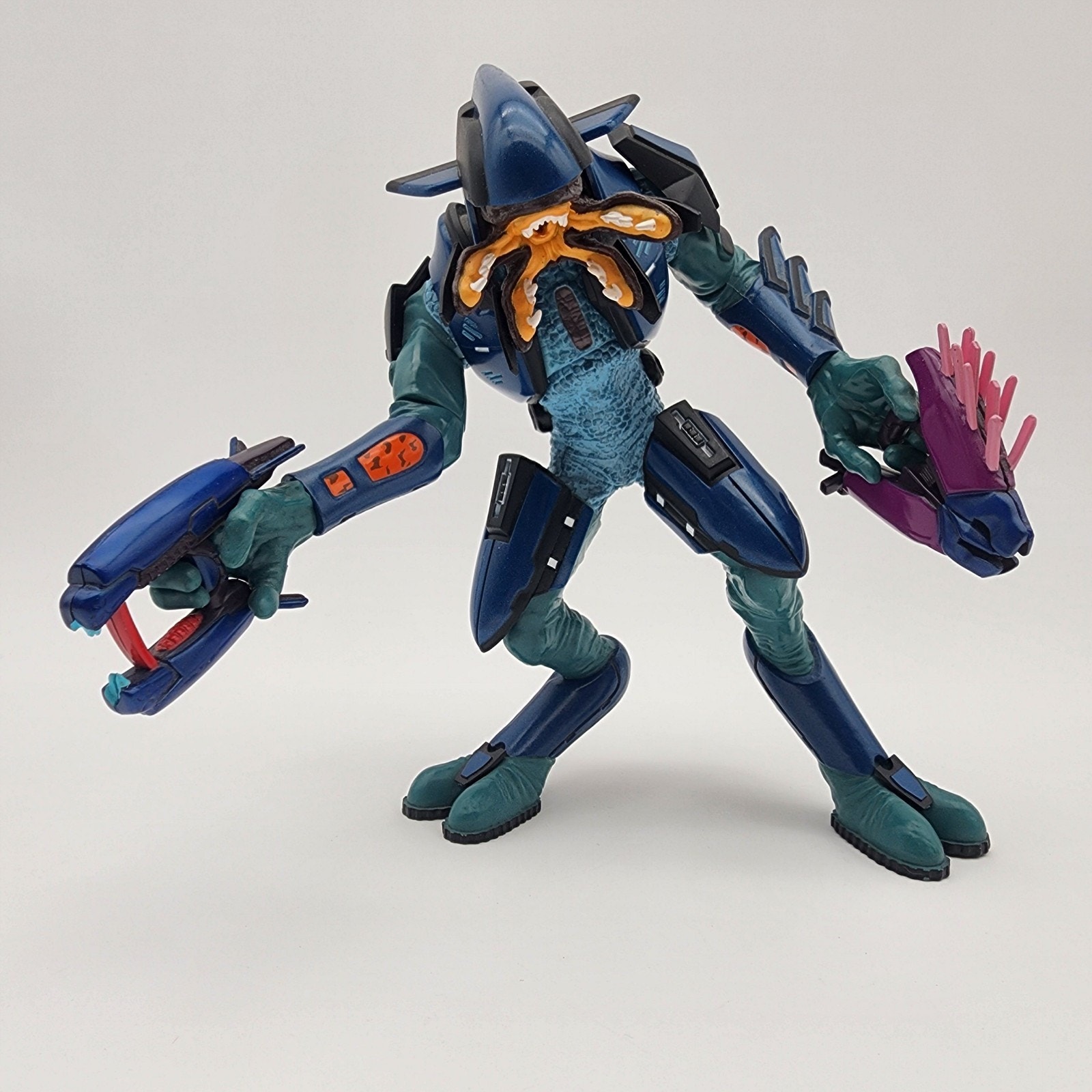 Halo CE Covenant Elite Blue Action Figure Series 2 2003 Joyride w/ Weapons Comp