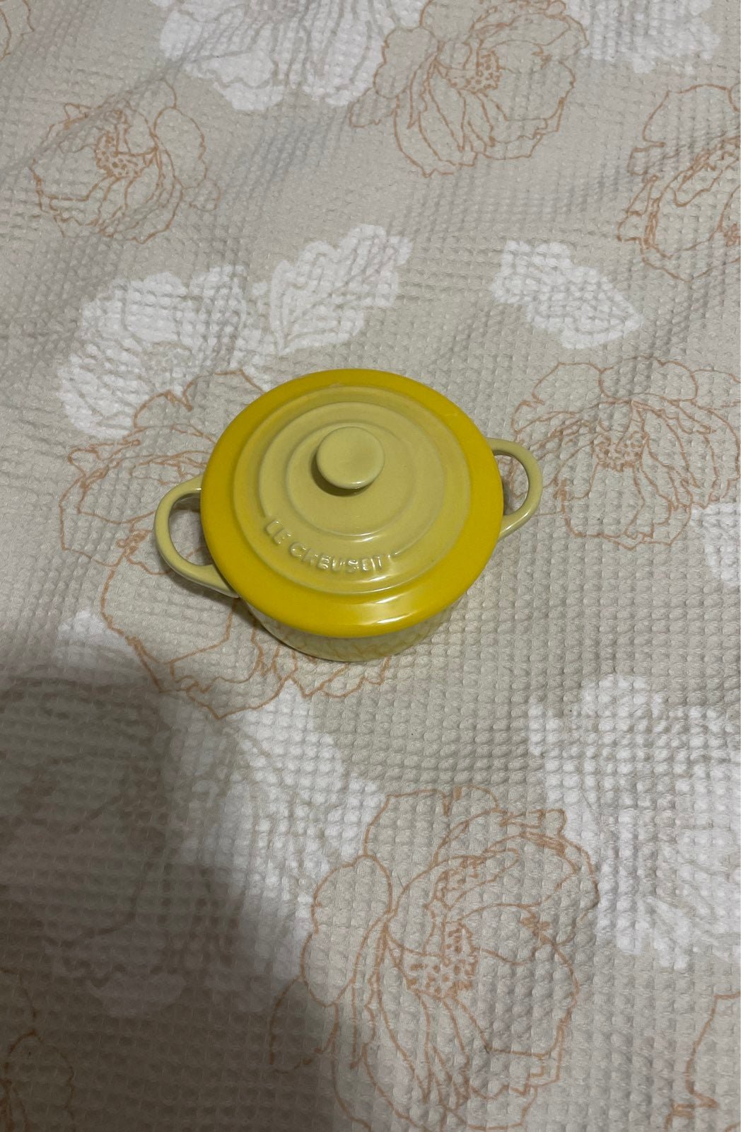 1 Le Creuset mini cocotte Soleil