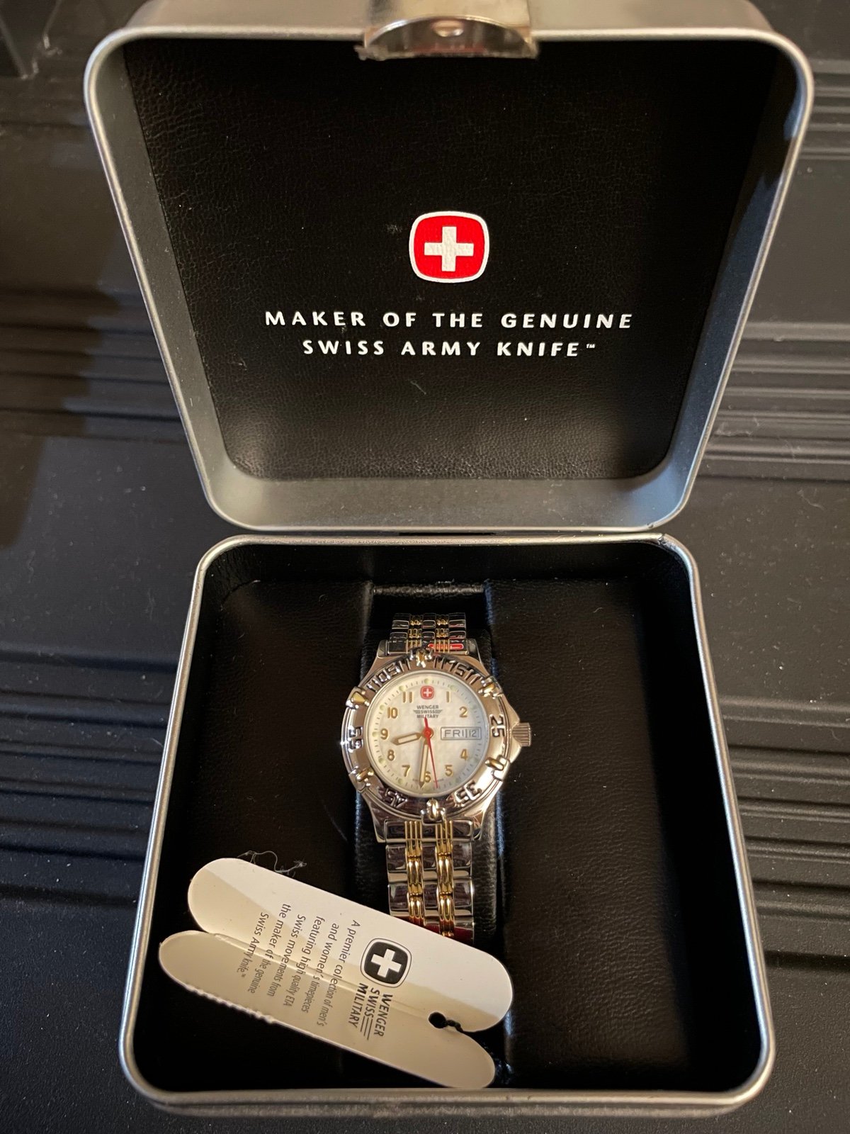WENGER Swiss Military Mens Wrist Watch w Box