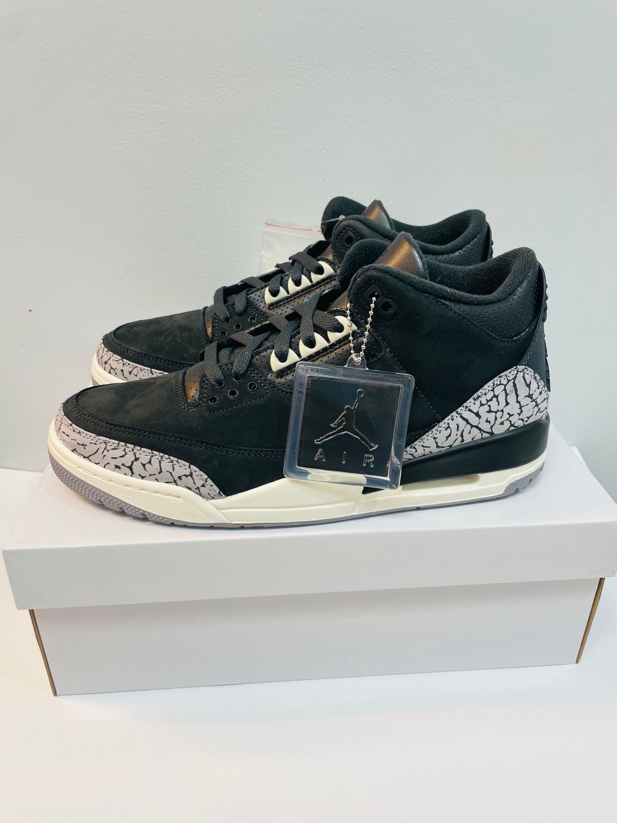 Nike Air Jordan 3 Retro Off Noir CK9246-001 Women's Size 12/ Men’s 10.5