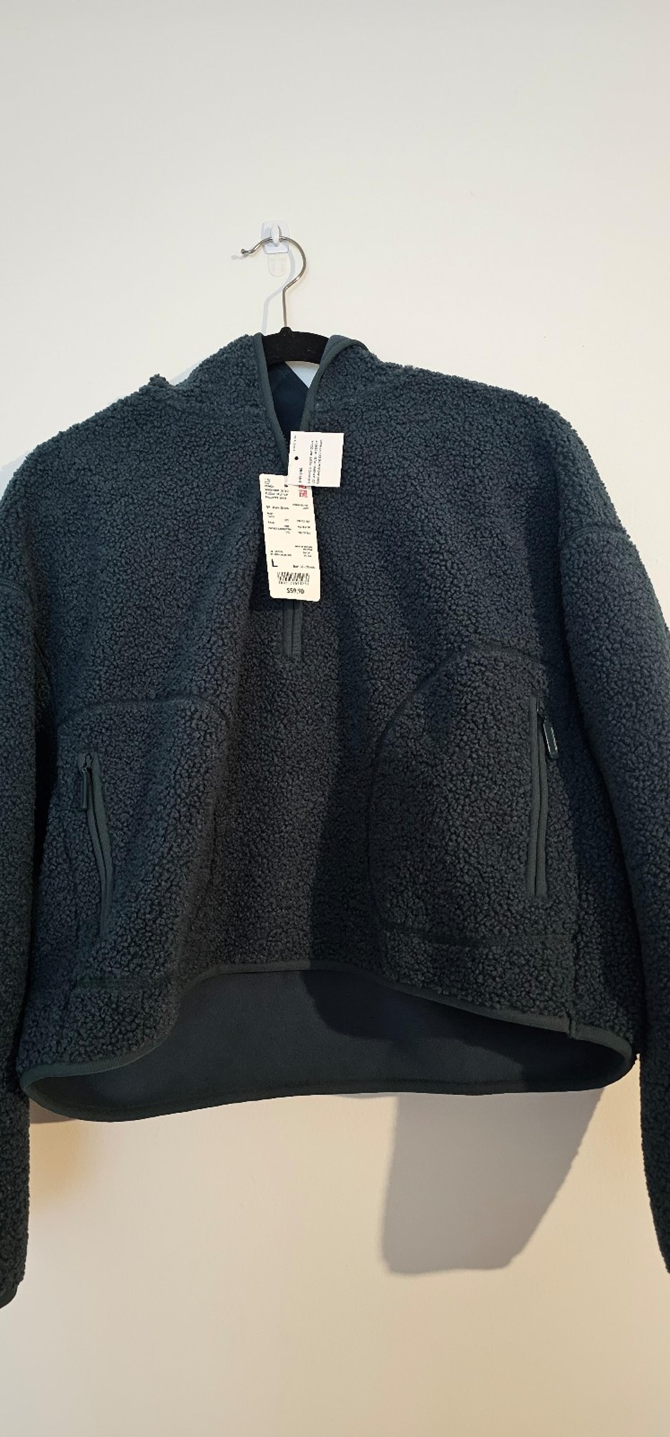 Uniqlo Cropped Hoodie