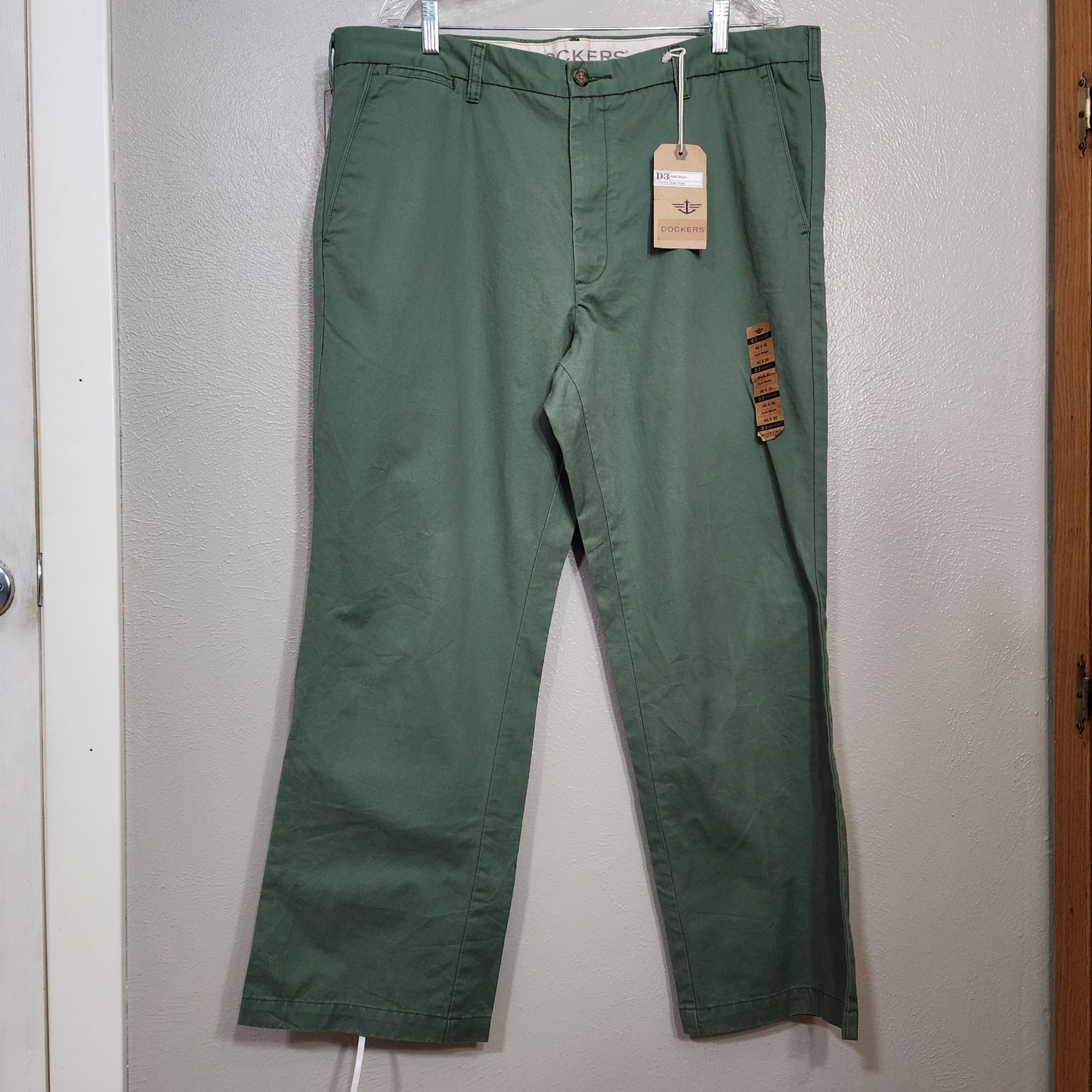 DOCKERS D3 Chino Pants Mens Size 40 x 30 Green Classic Preppy Church Office Golf