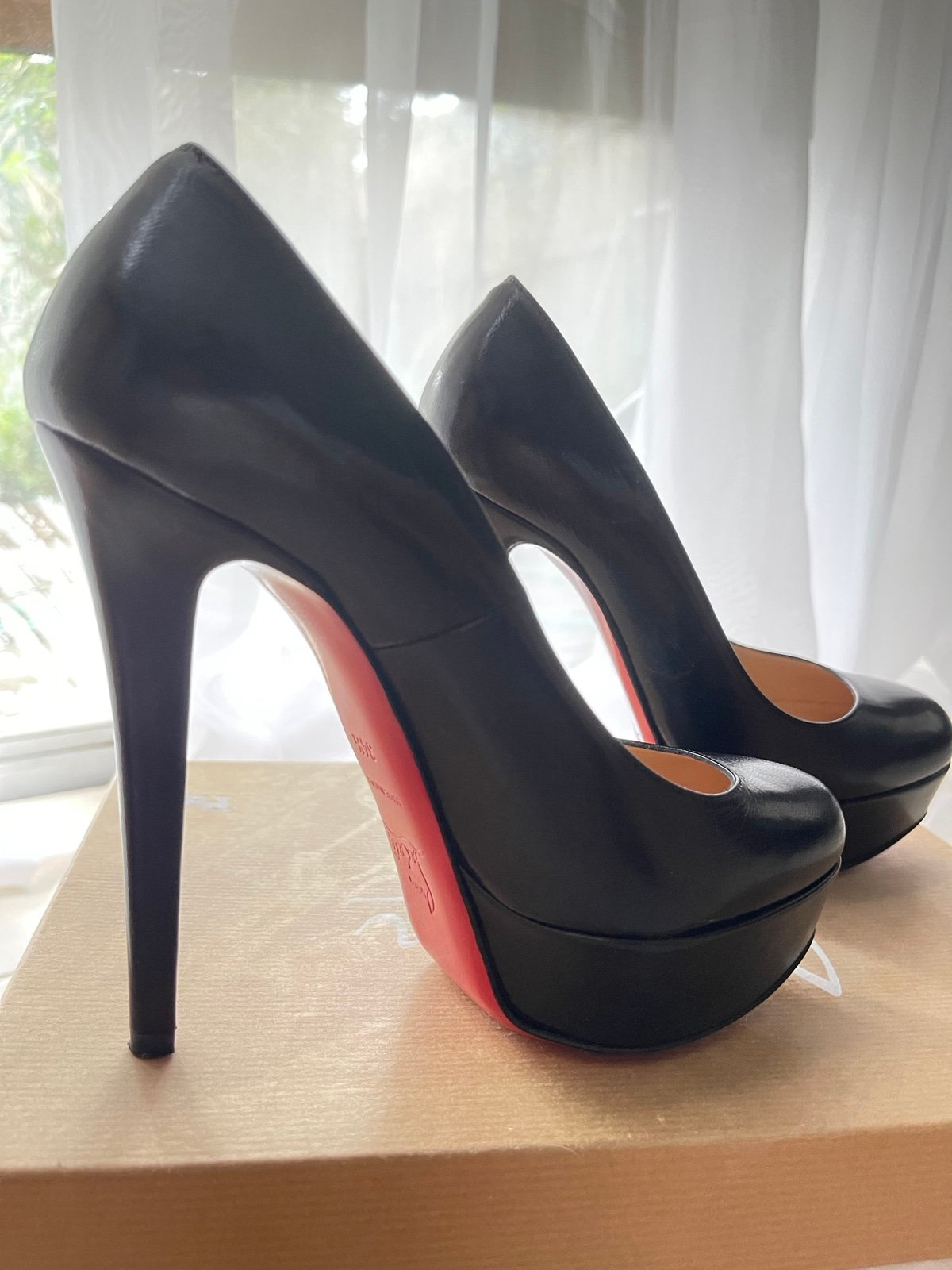 Christian Louboutin Leather Pumps size 34.5