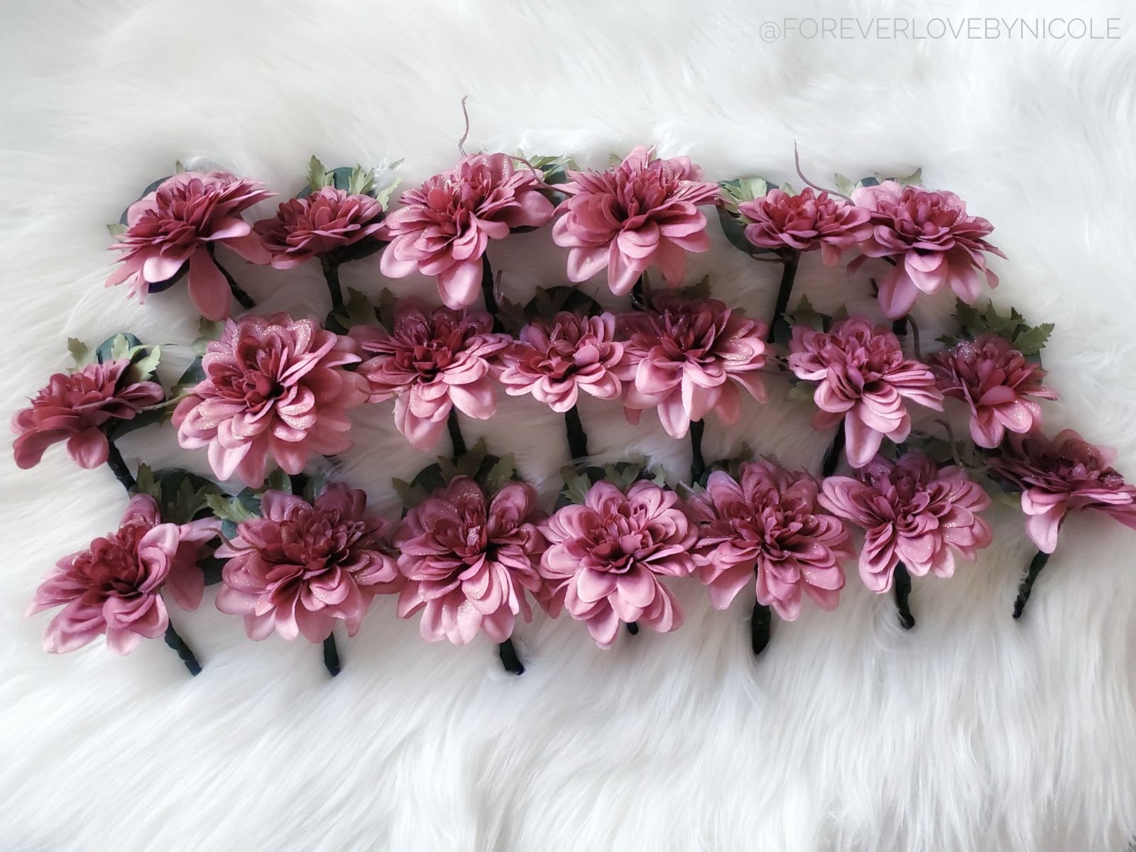 (20) occasion boutonnieres w/pins