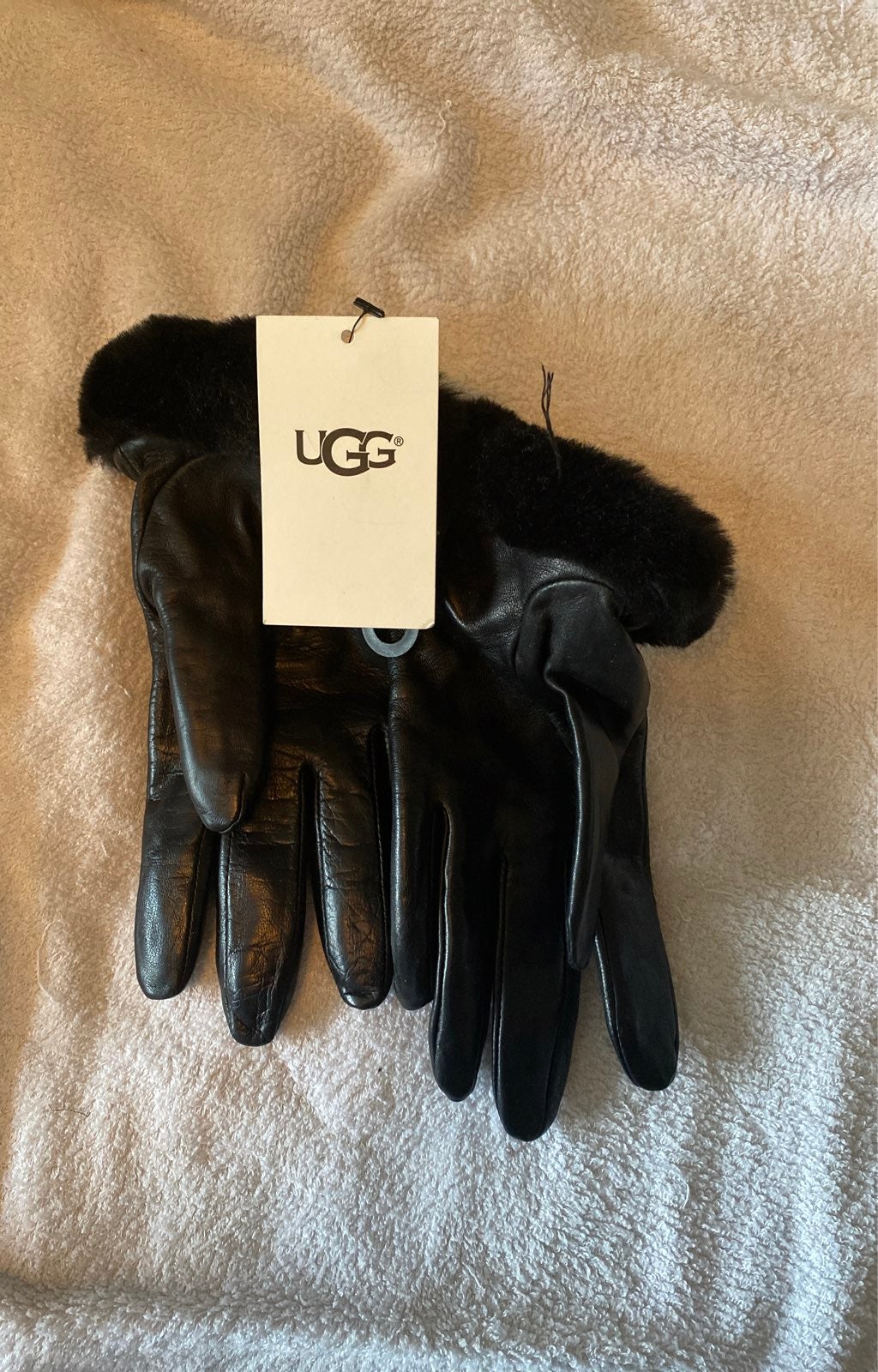 UGG leather gloves