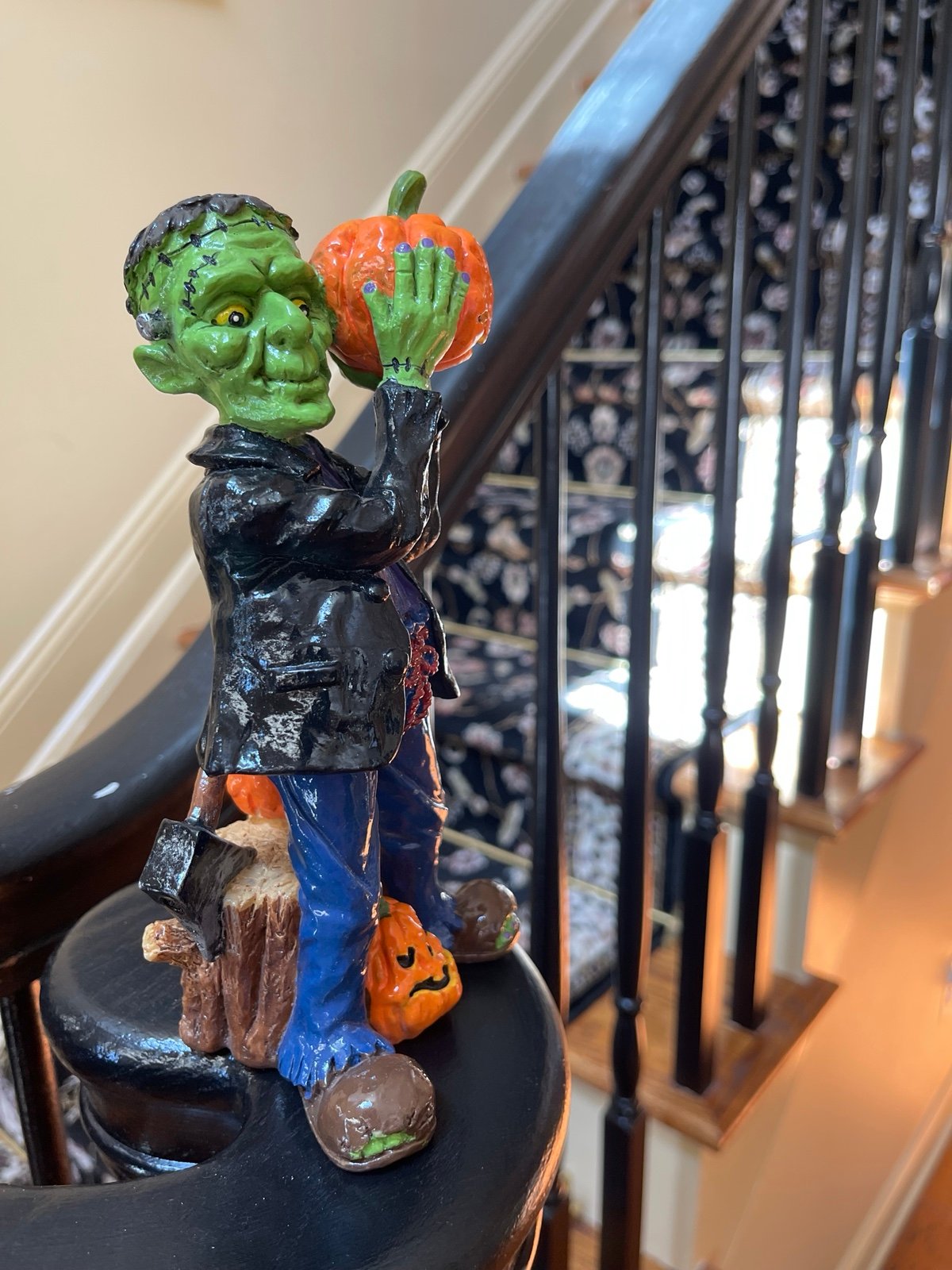 Frankenstein Monster Holding Jack-o-lantern Pumpkin Axe 8” Halloween Figure BO