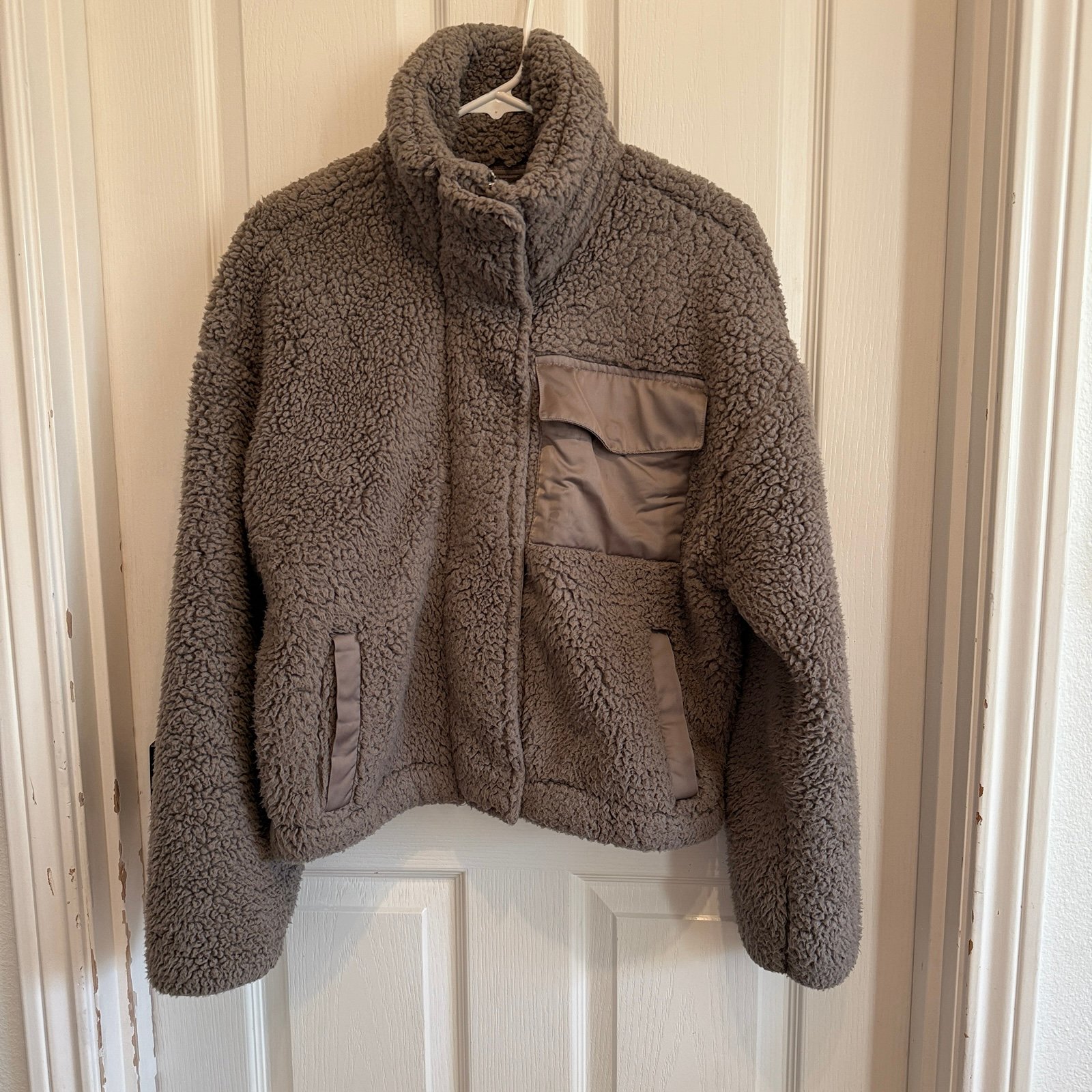 Cozy taupe Sherpa Jacket