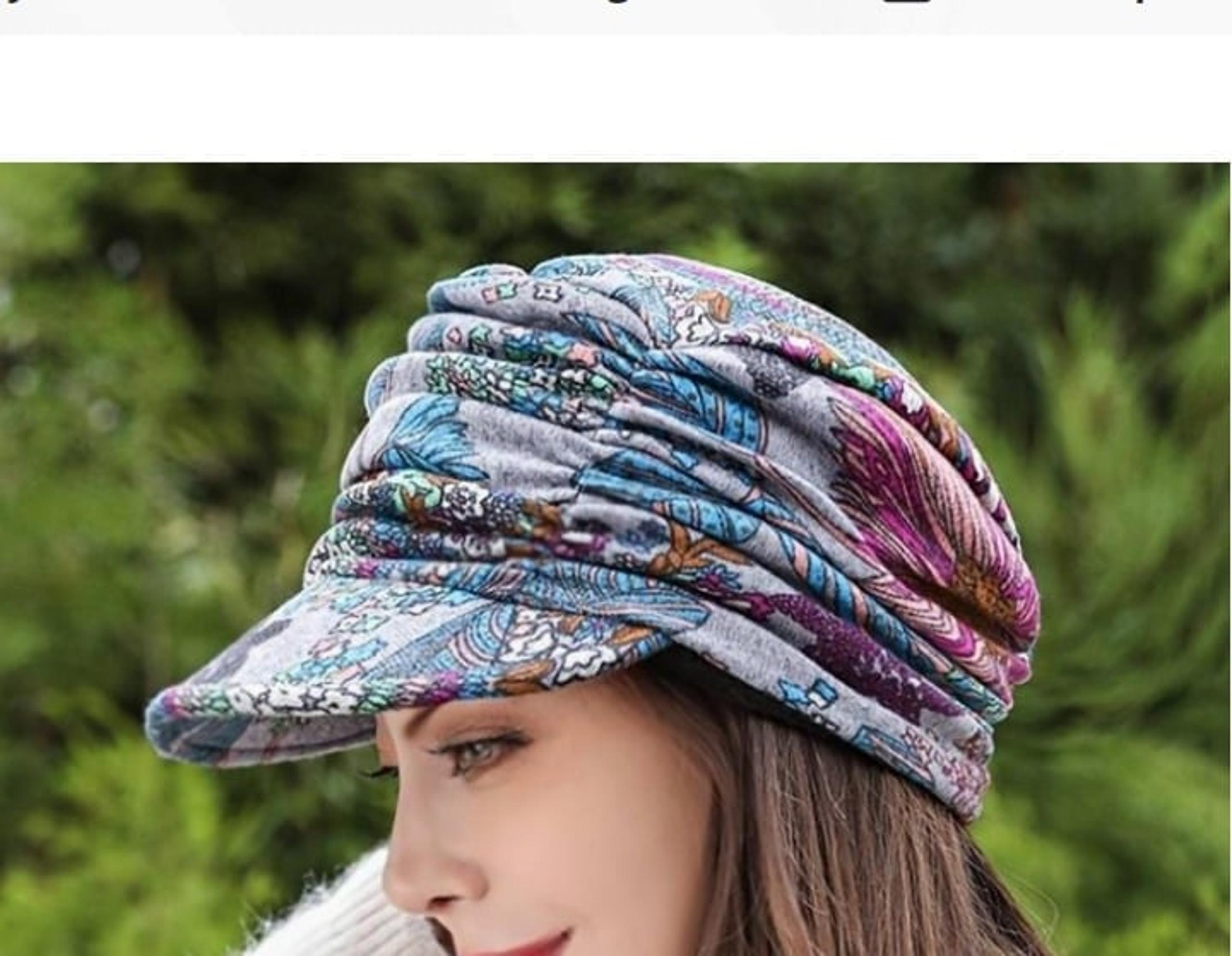 Trendy Vintage flower Printed Grey base w/ multi color Women's Cap Newsboy