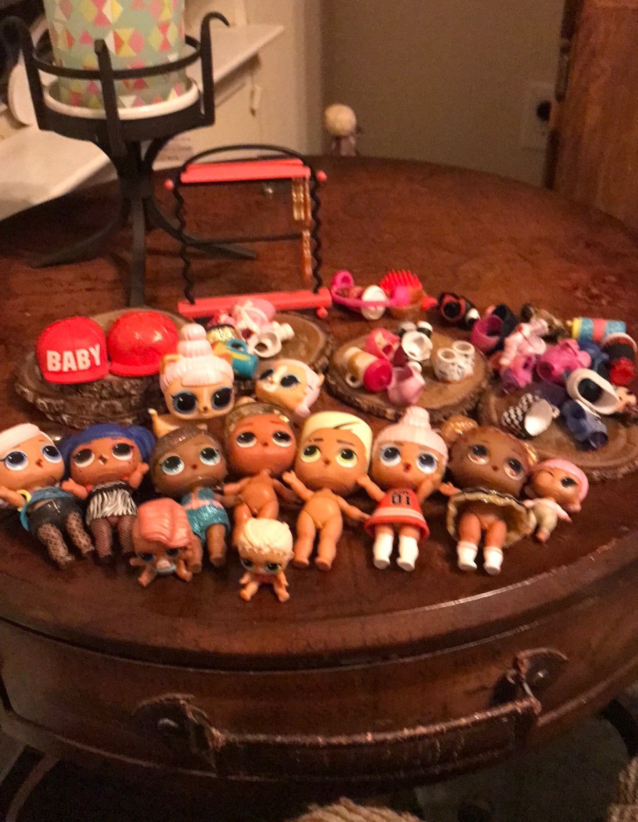 lot of LOL Surprise dolls