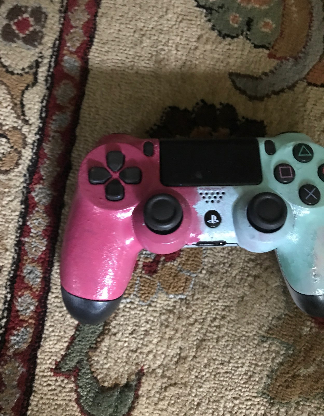 PS4 controller