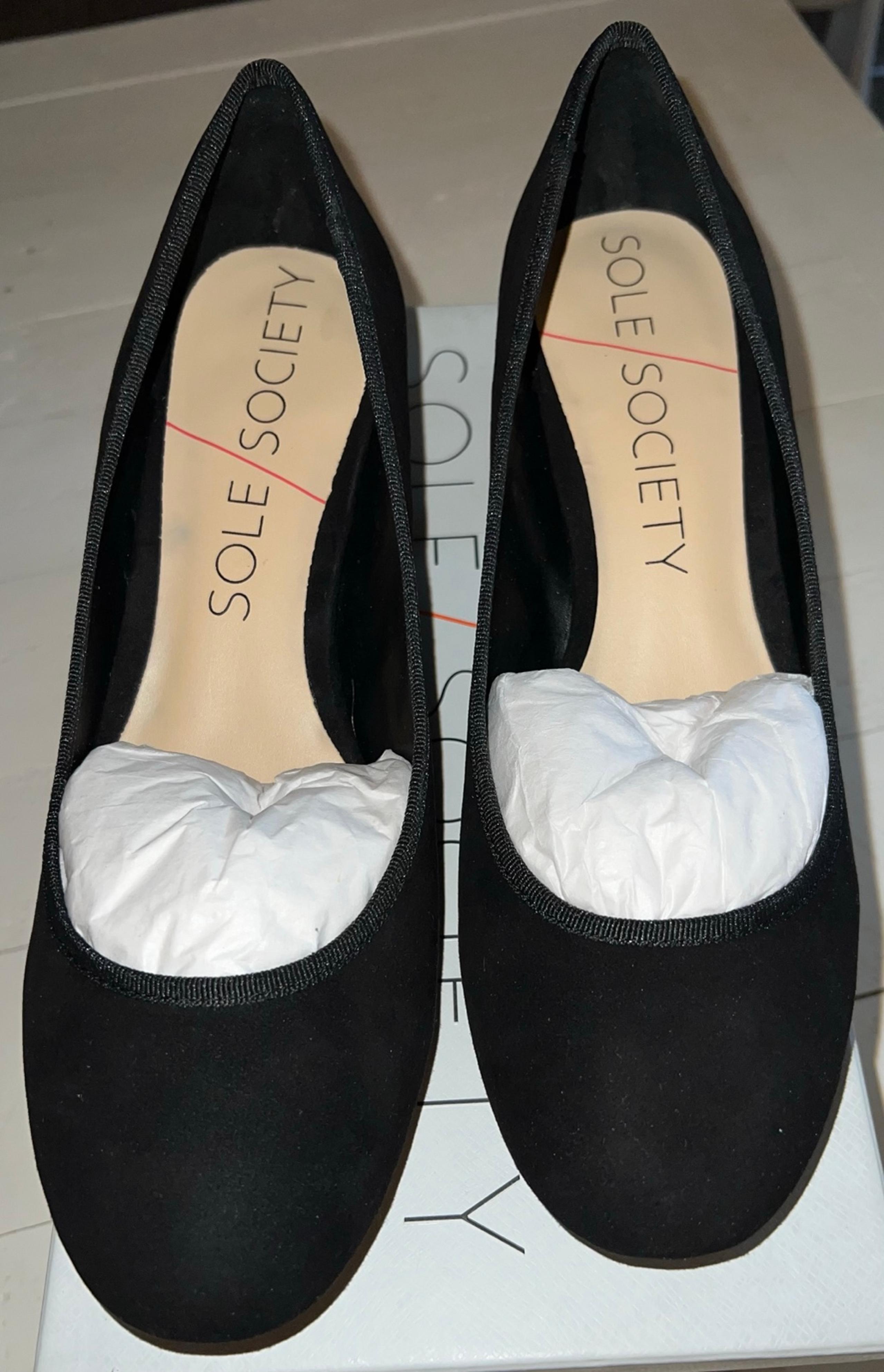 Sole Society black suede rounded toe Jocelyn pump Size 8.5 gold heel