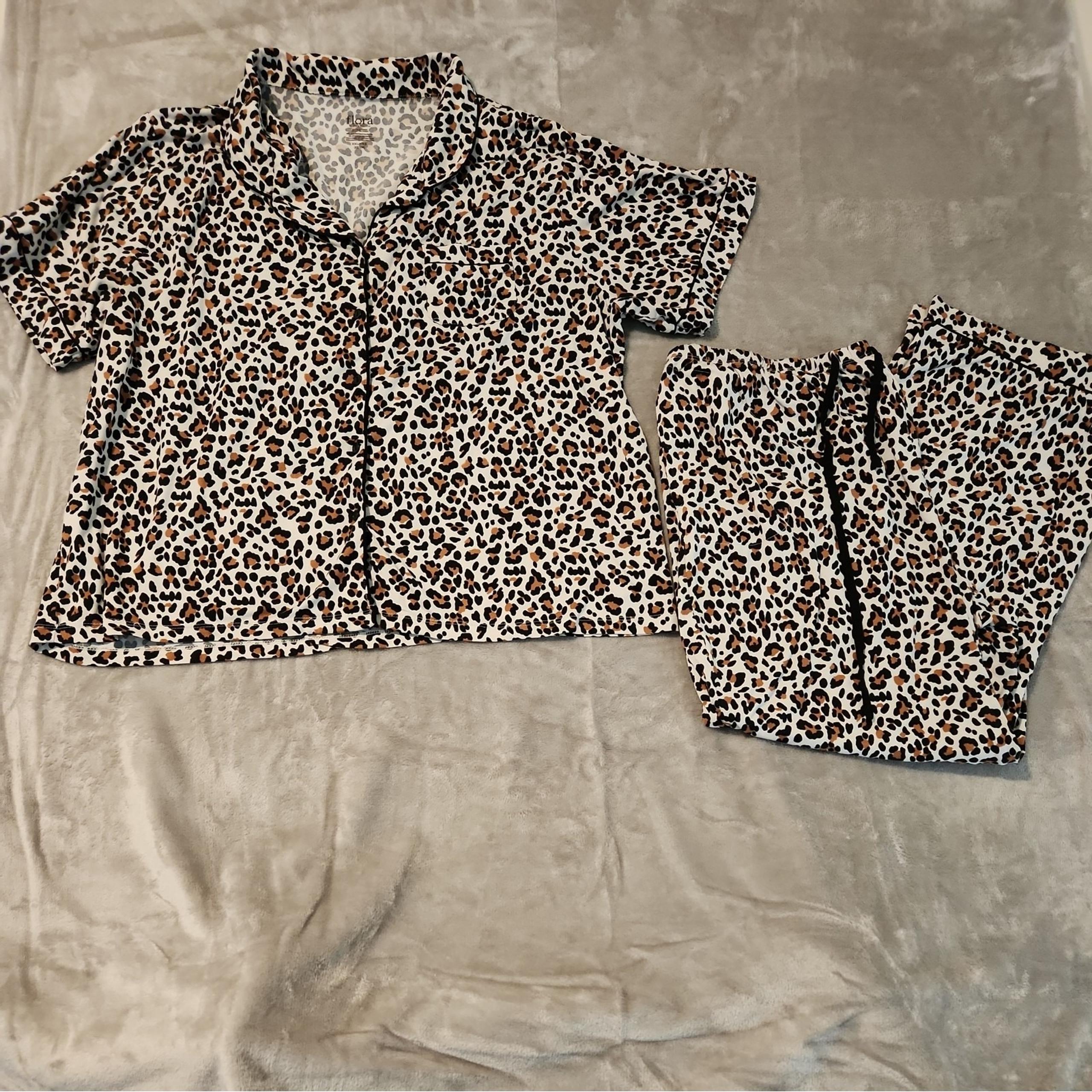 FLORA Nikrooz Black Brown Ivory Animal Print Short Sleeve Button Pajama Set XXL