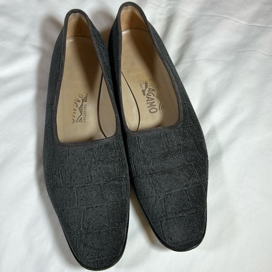 Salvatore Ferragamo Women’s Gray Velvet Loafers Flats Size 9 1/2 B