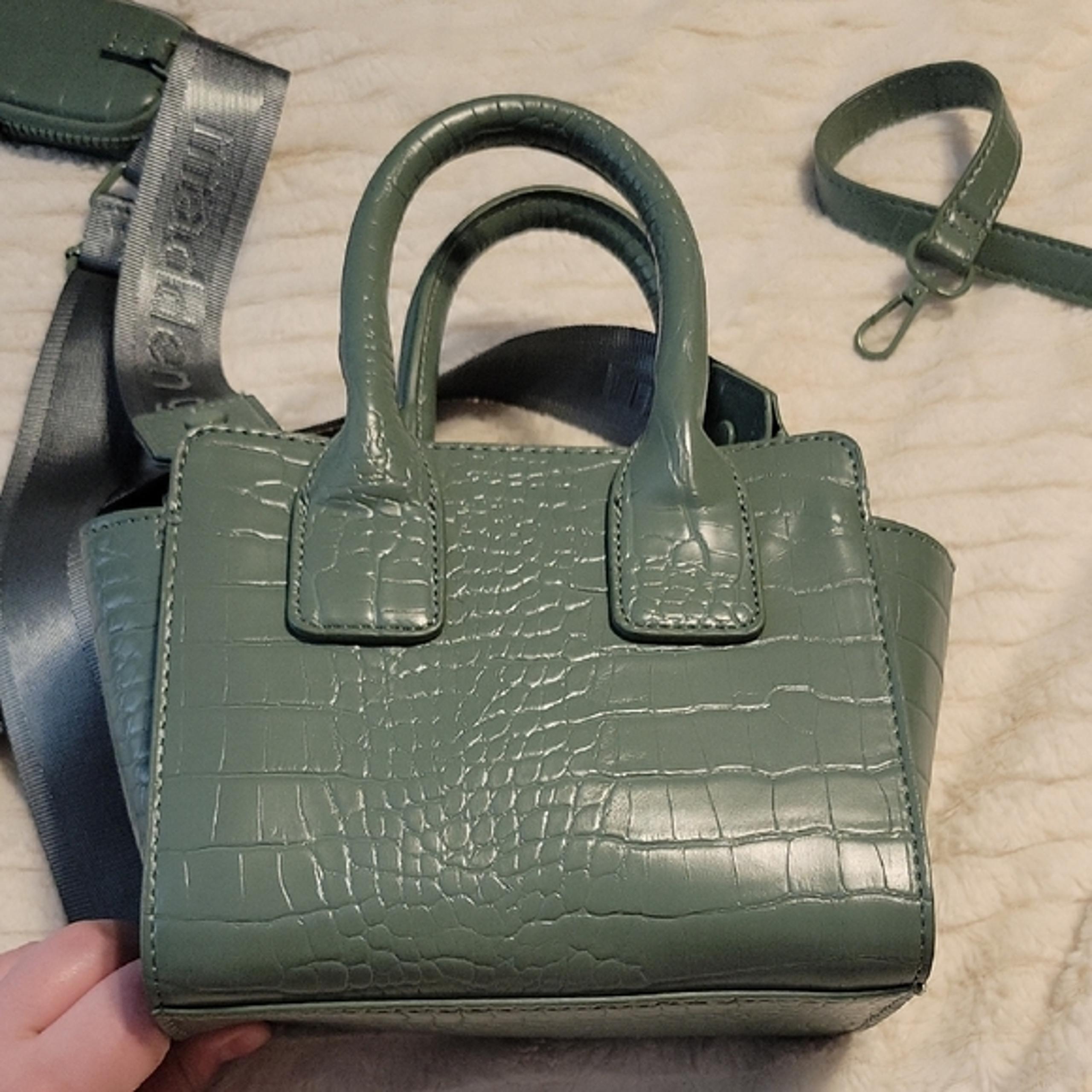 NWOT Madden Girl Green Cross Body Mini Tote in Faux Crocodile