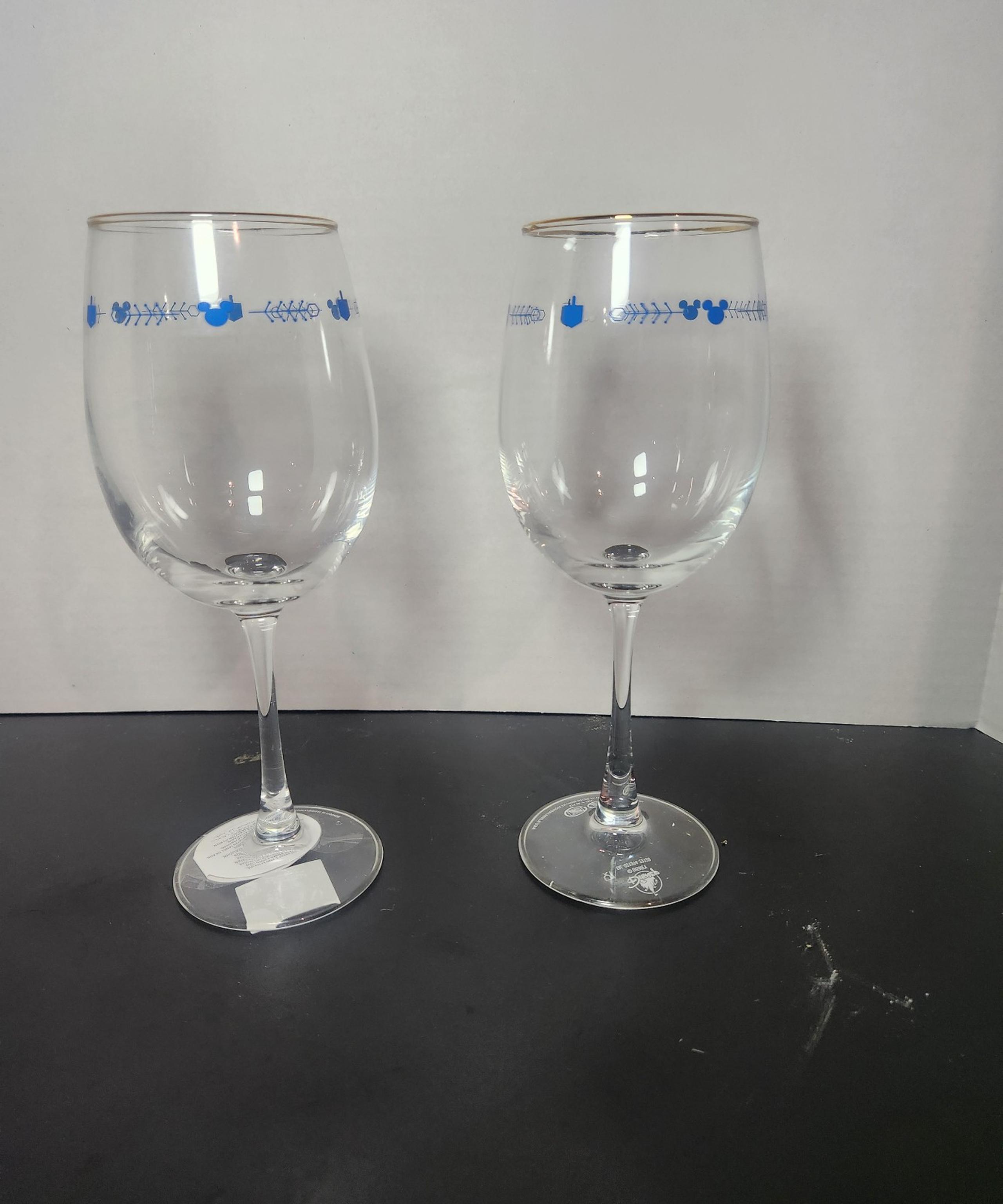 Disney parks Holiday 2022 Mickey Mouse Hanukkah Wine Glass Set new