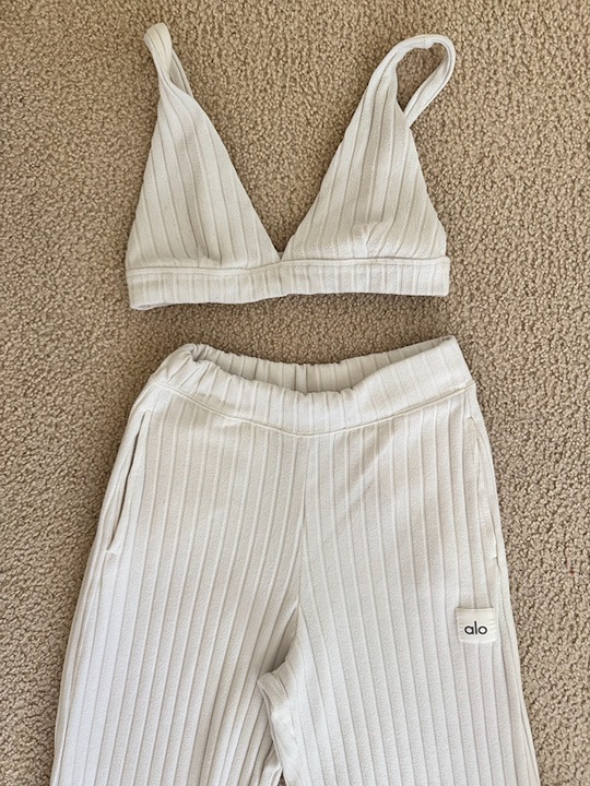 Alo Yoga Ribbed Take Comfort White Set