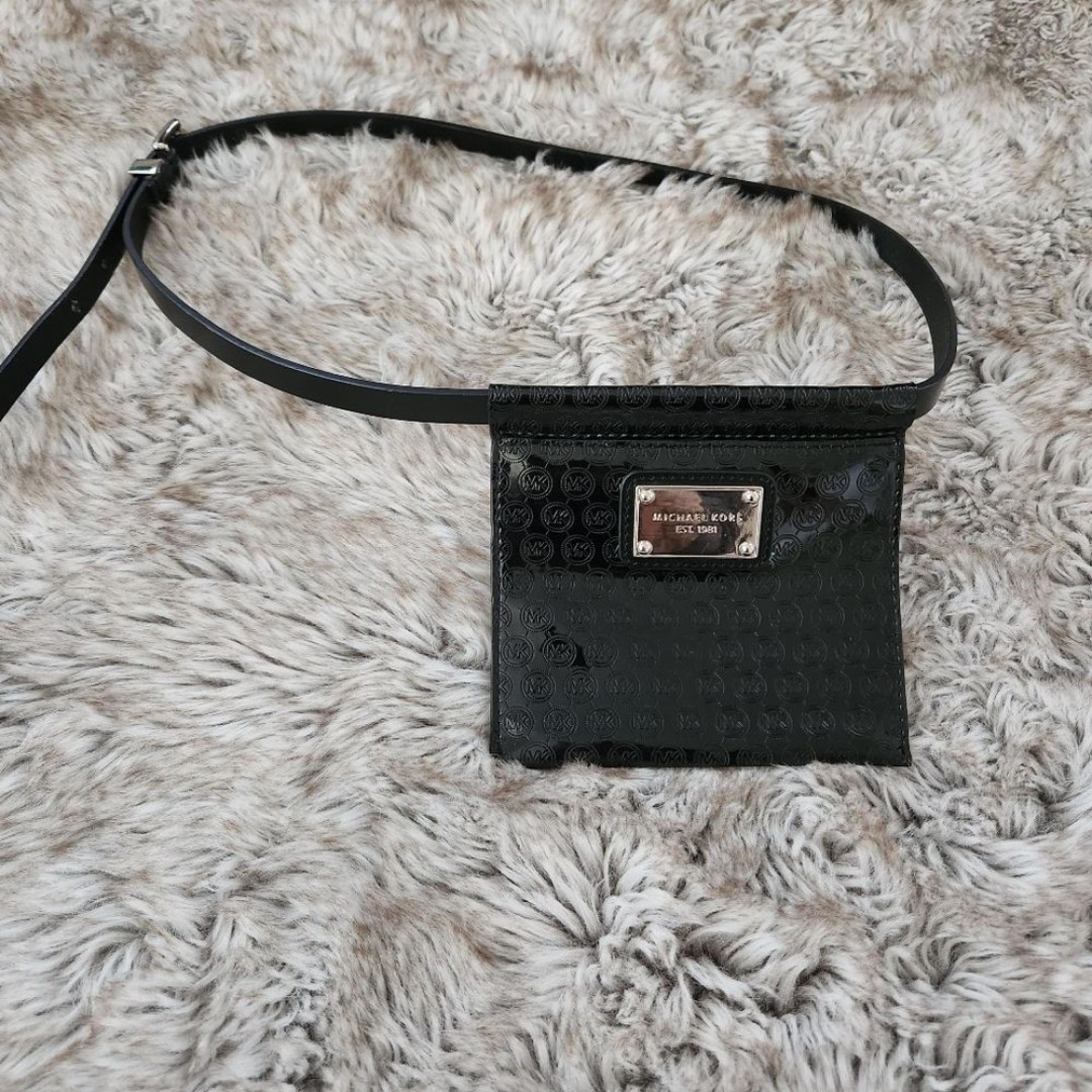 MICHAEL Michael Kors Black Patent Leather Belt Bag 552223 Size Large