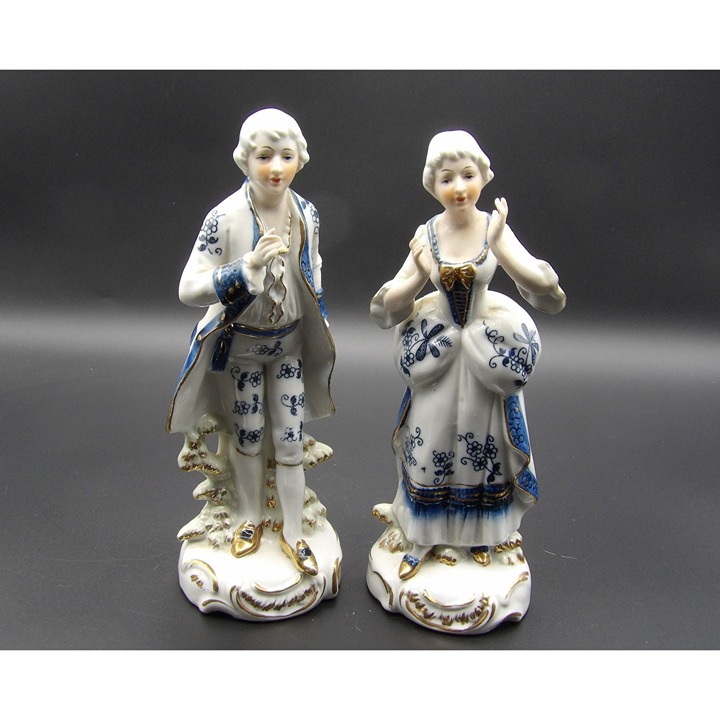 Vintage Pair Courting Couple Figurines White Blue Gold 8 H Ardco C-2917 Fine Qu