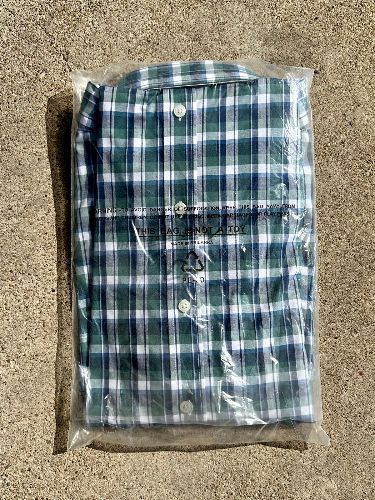 Men’s Long Sleeve Button Down Shirt - Large