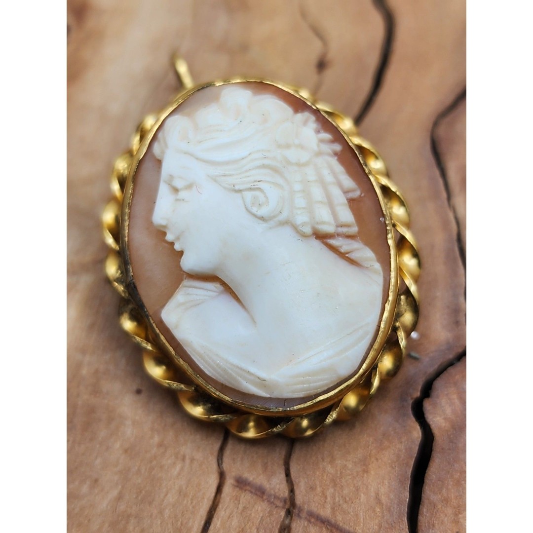 Vintage 10K Gold Filled Shell Cameo Brooch Pendant